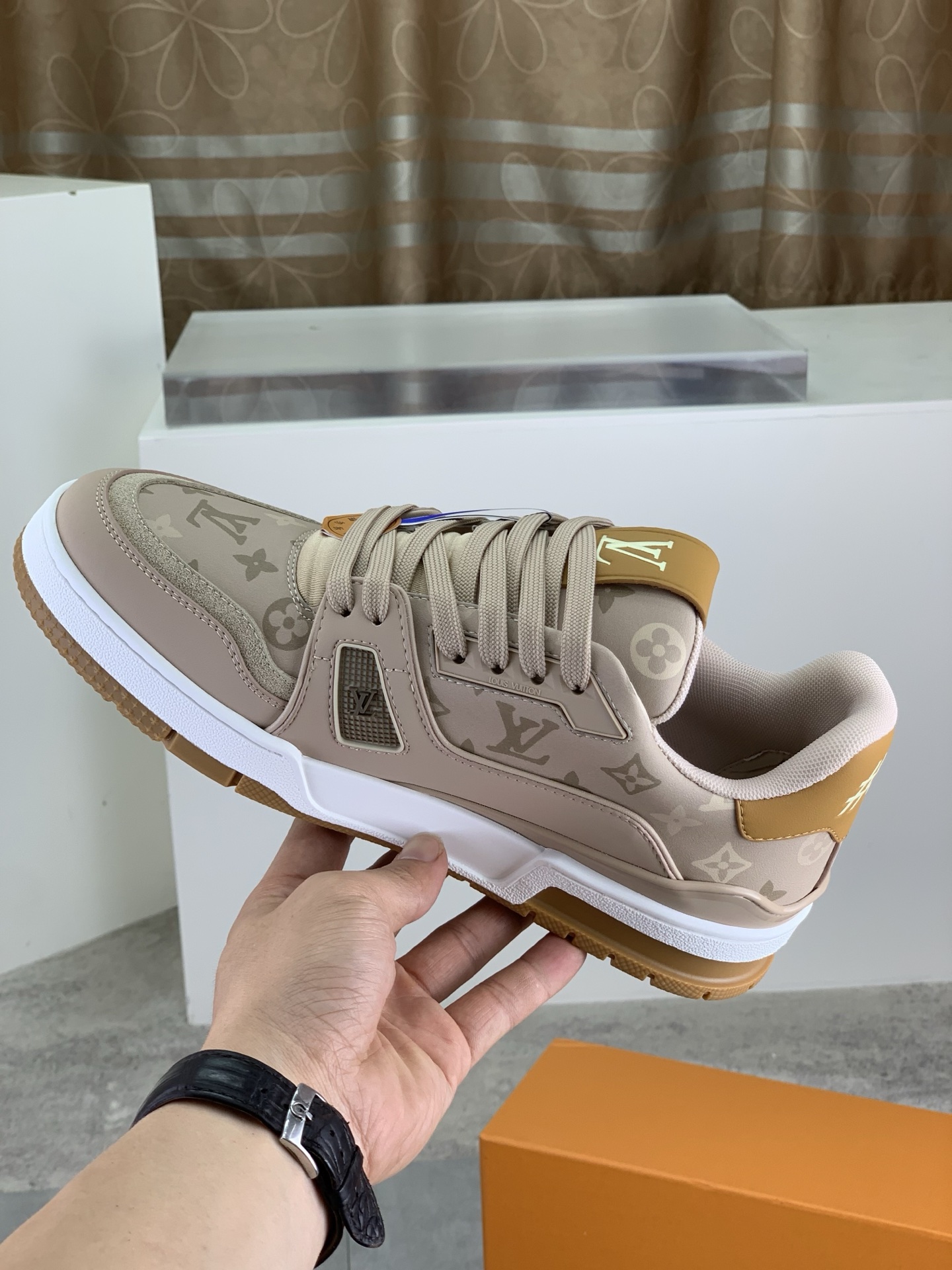 LV