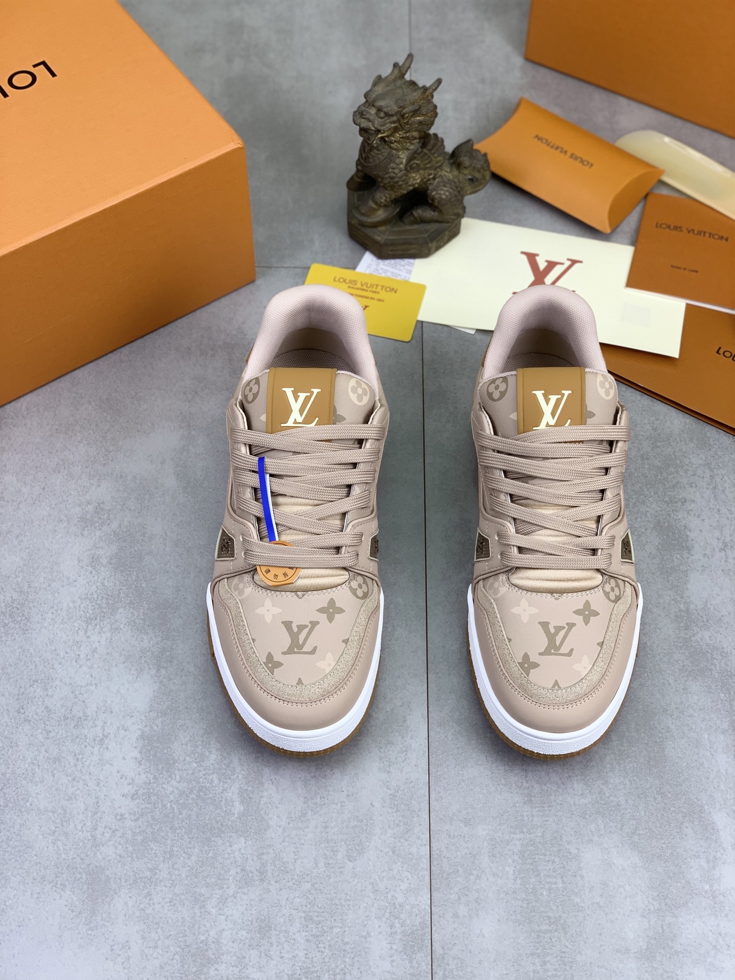 LV