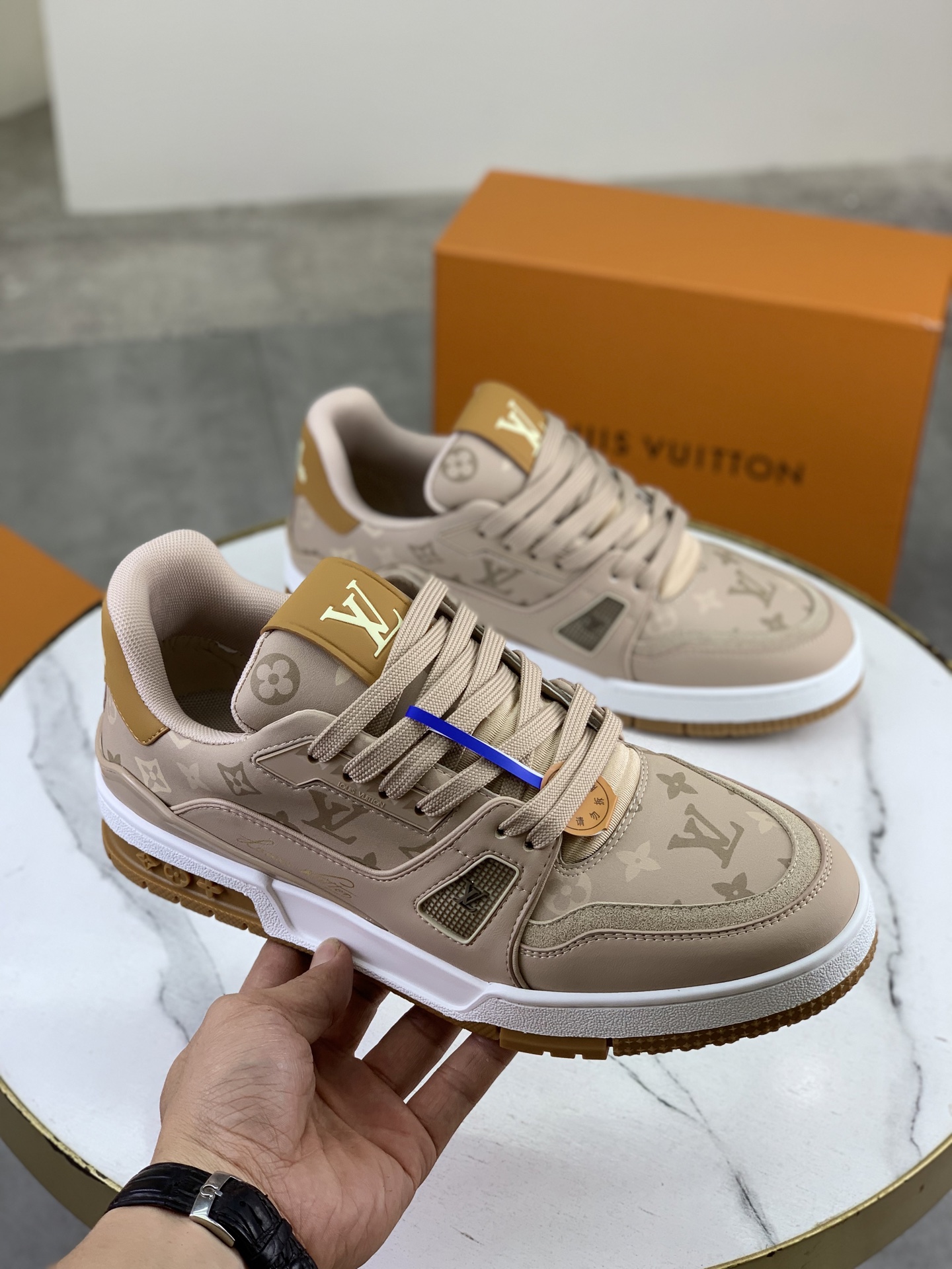 LV