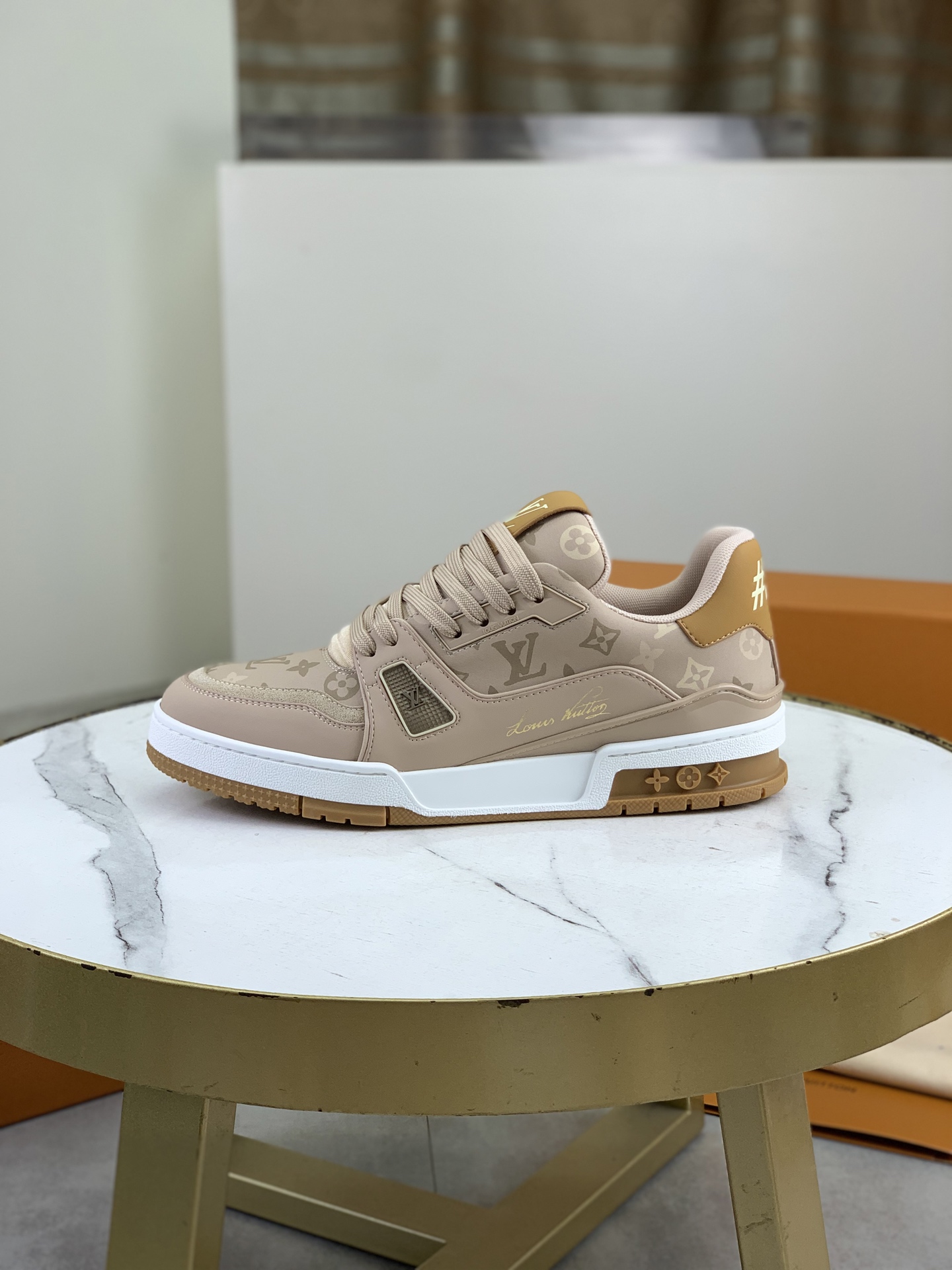 LV