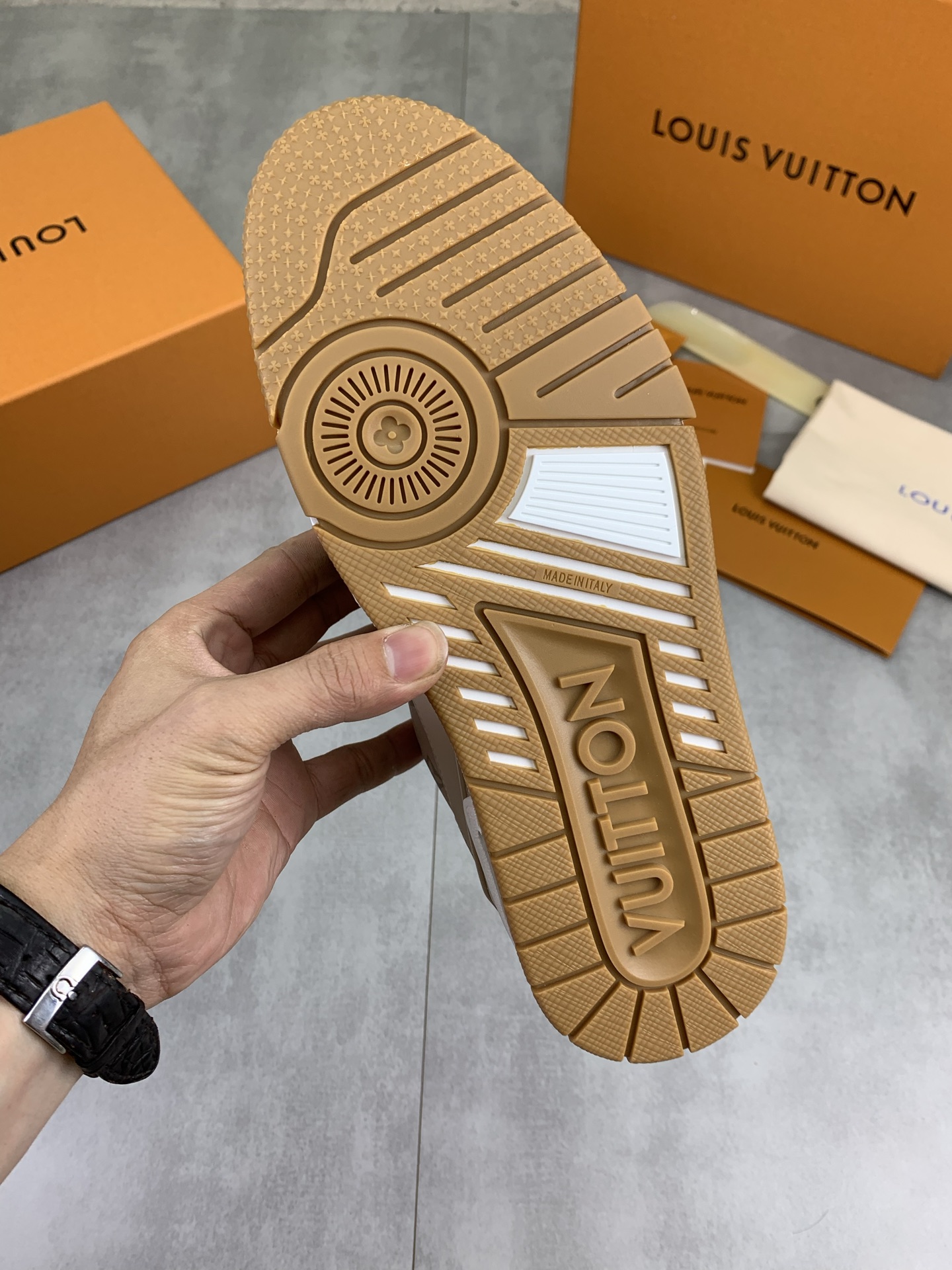 LV