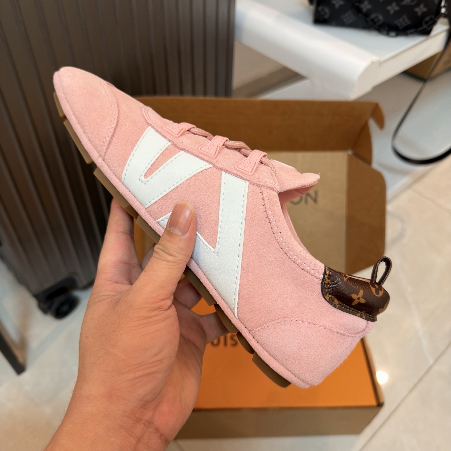 LV
