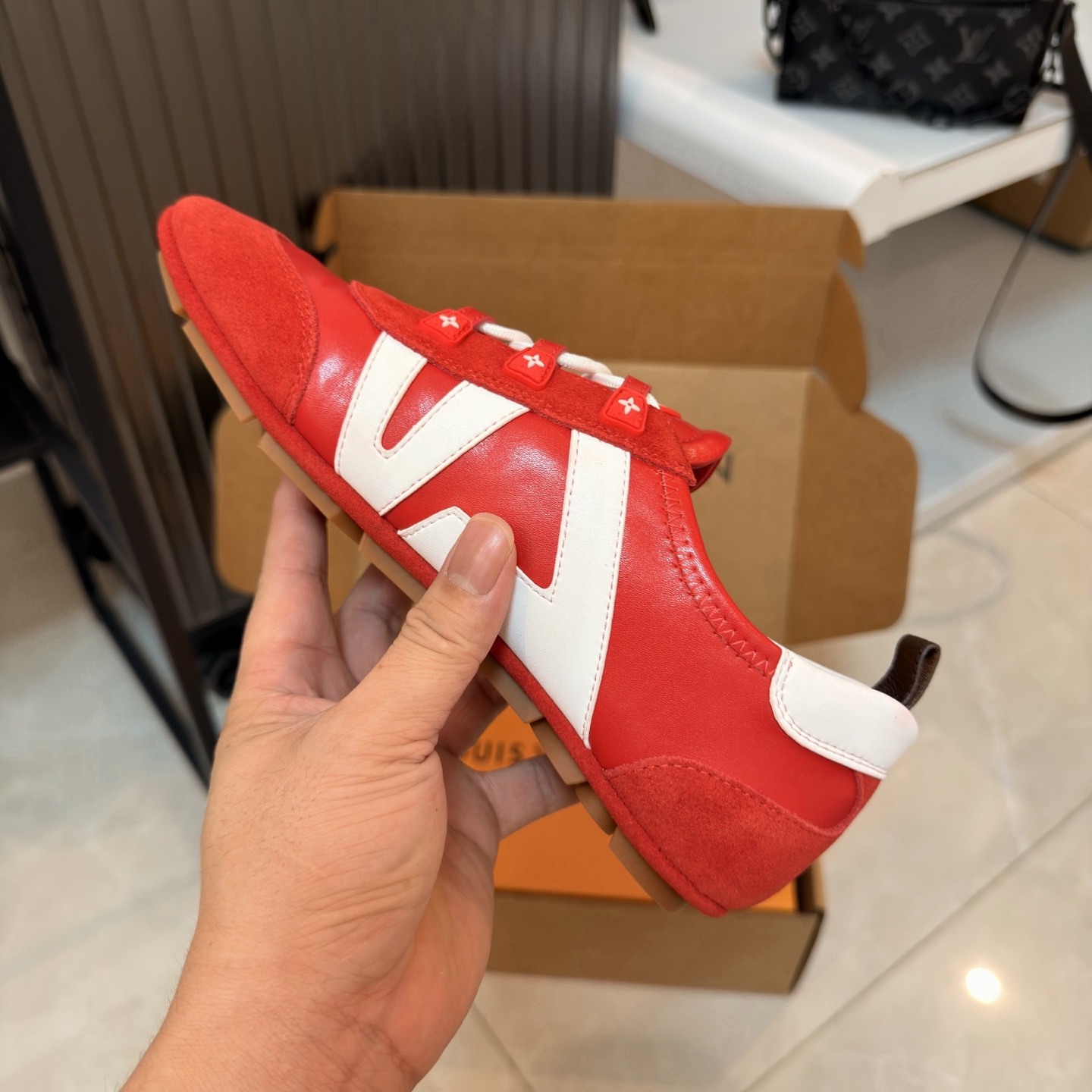 LV