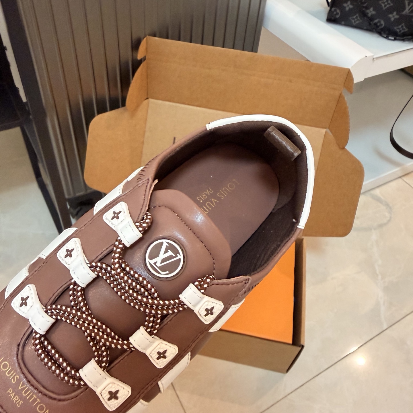 LV