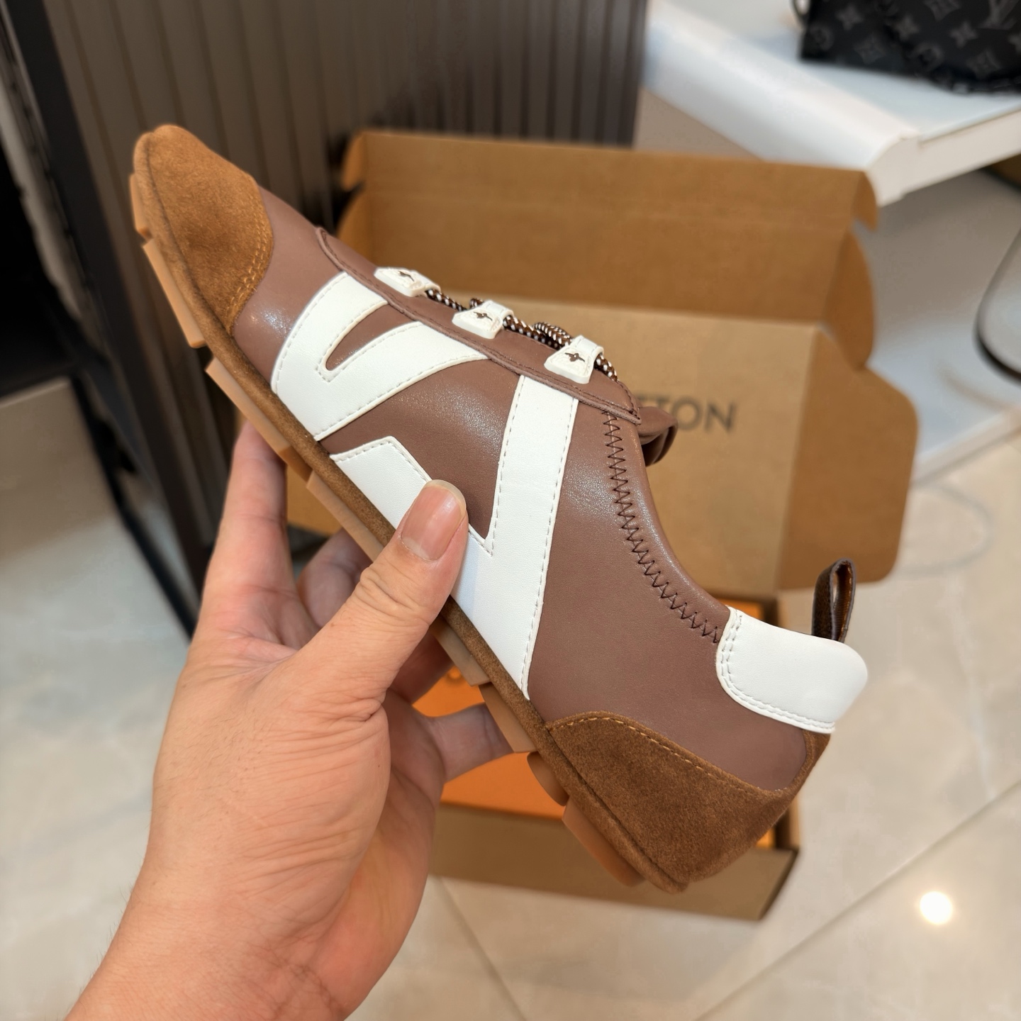 LV
