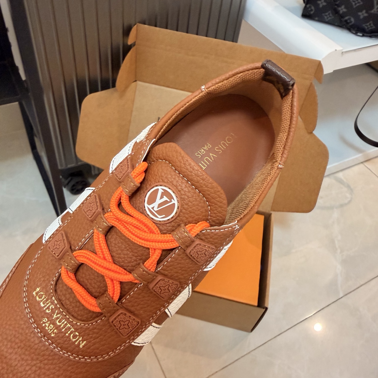 LV