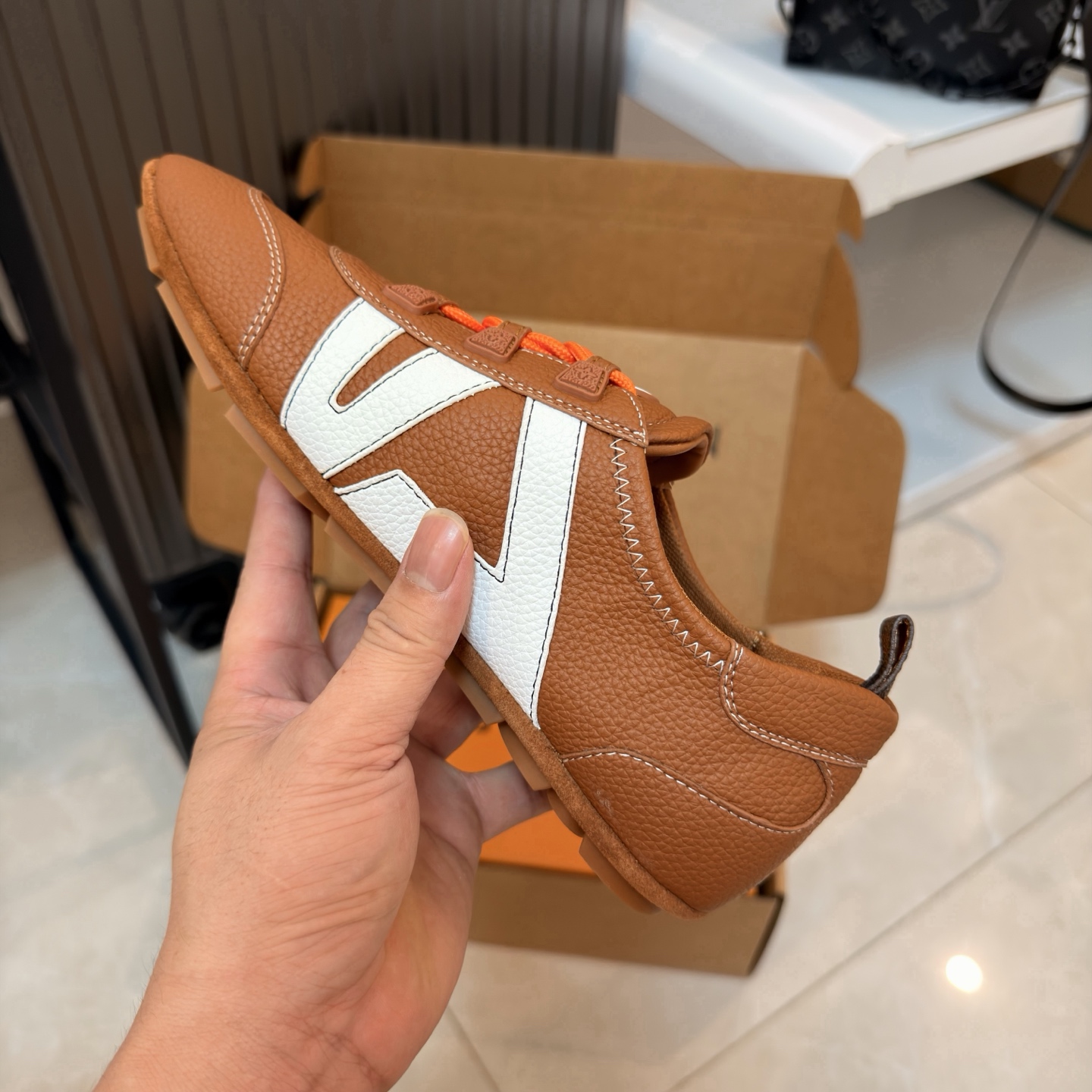 LV