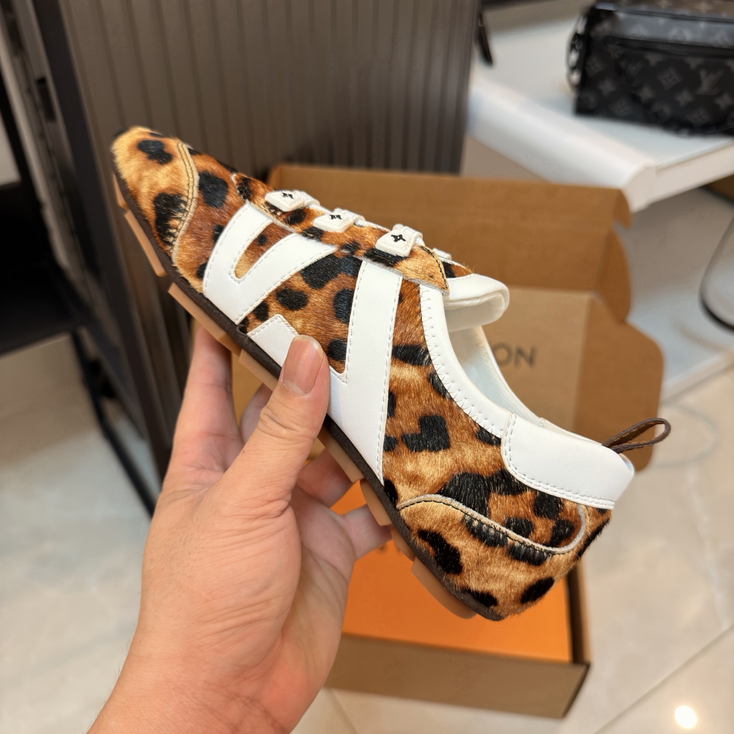 LV