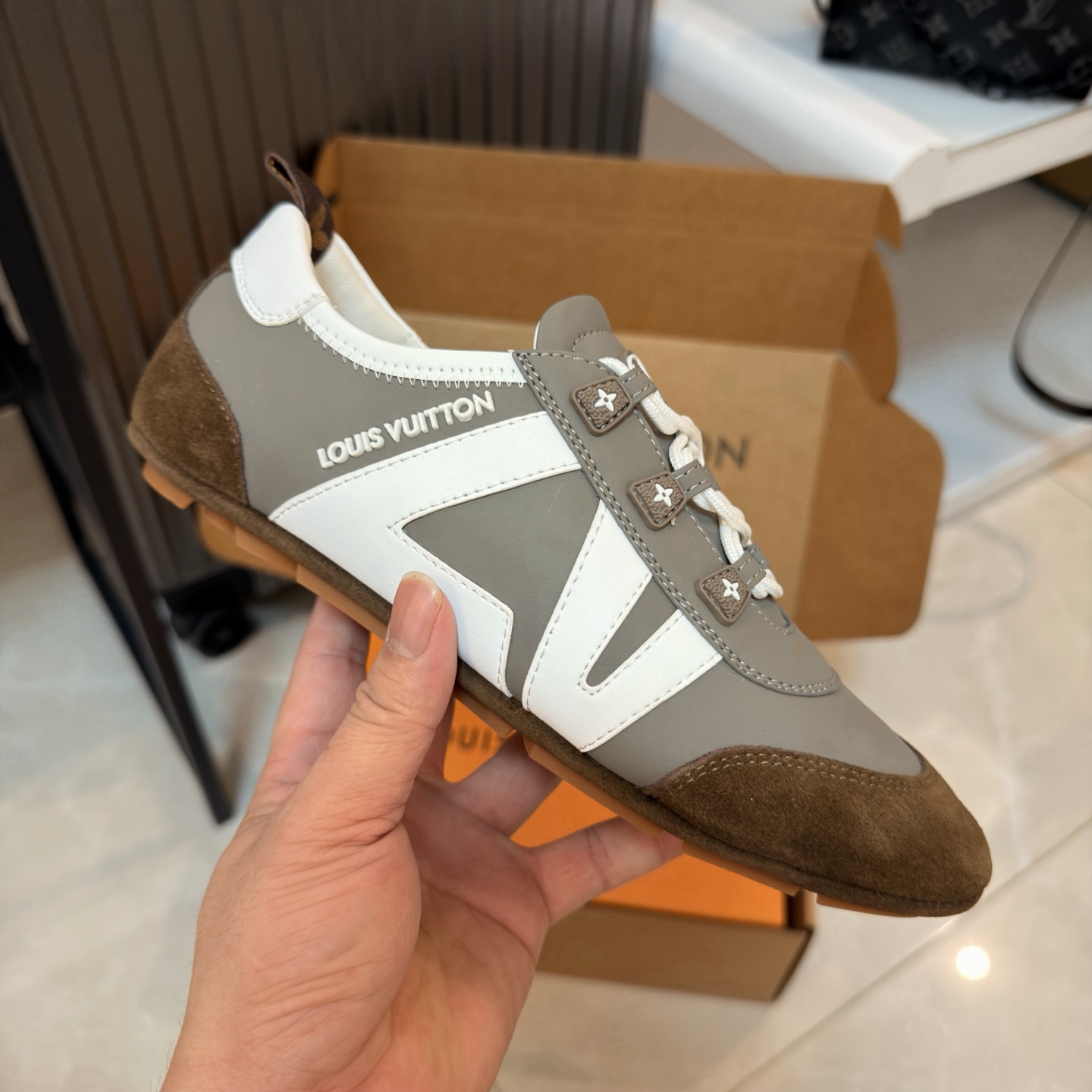 LV