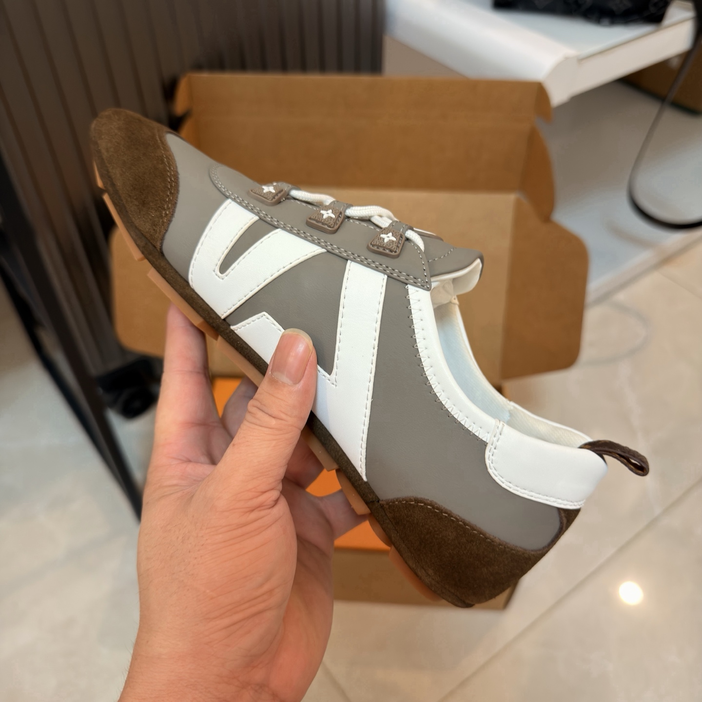 LV