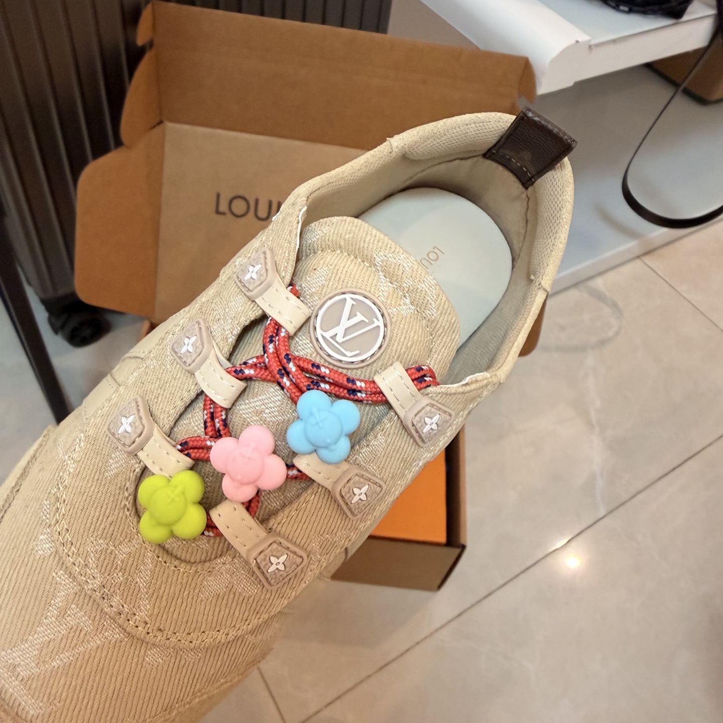 LV