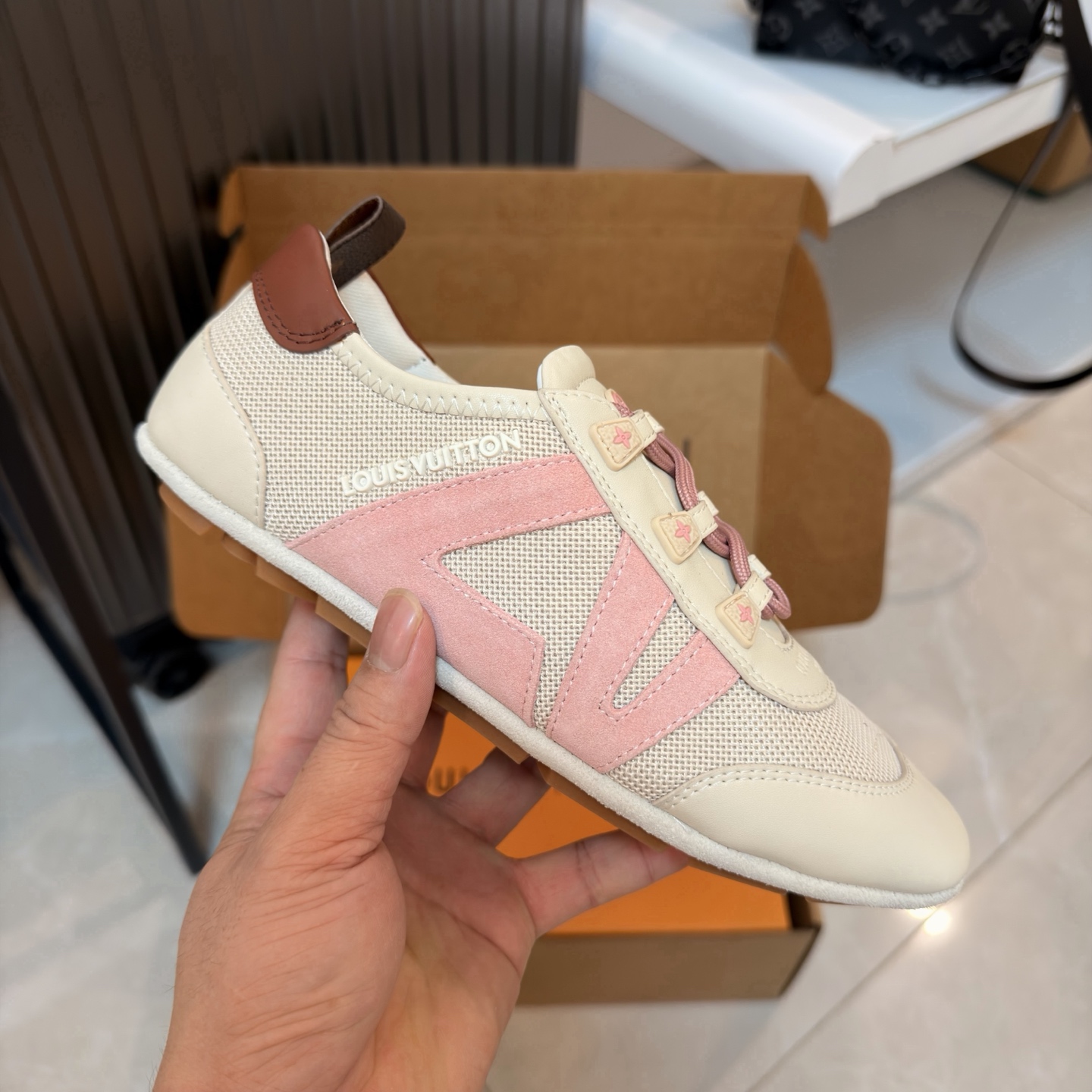 LV