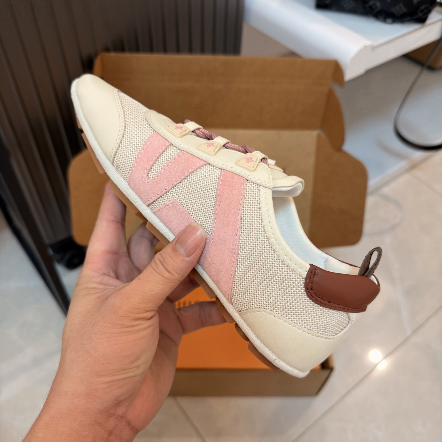 LV