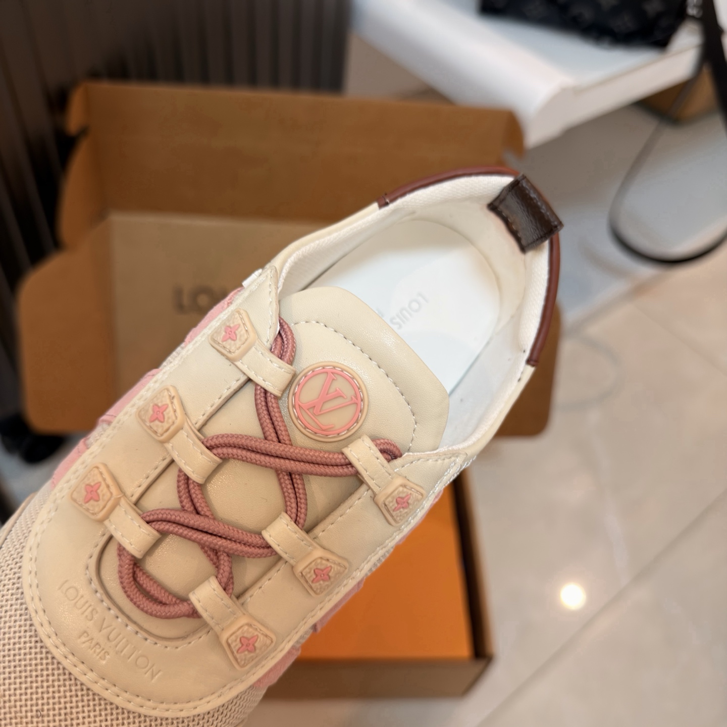 LV