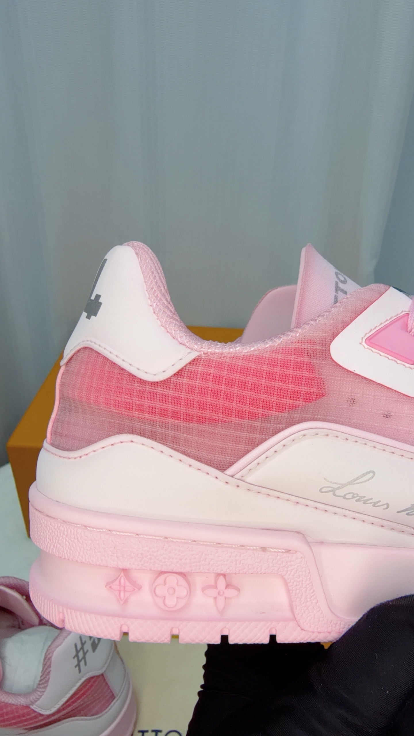 LV