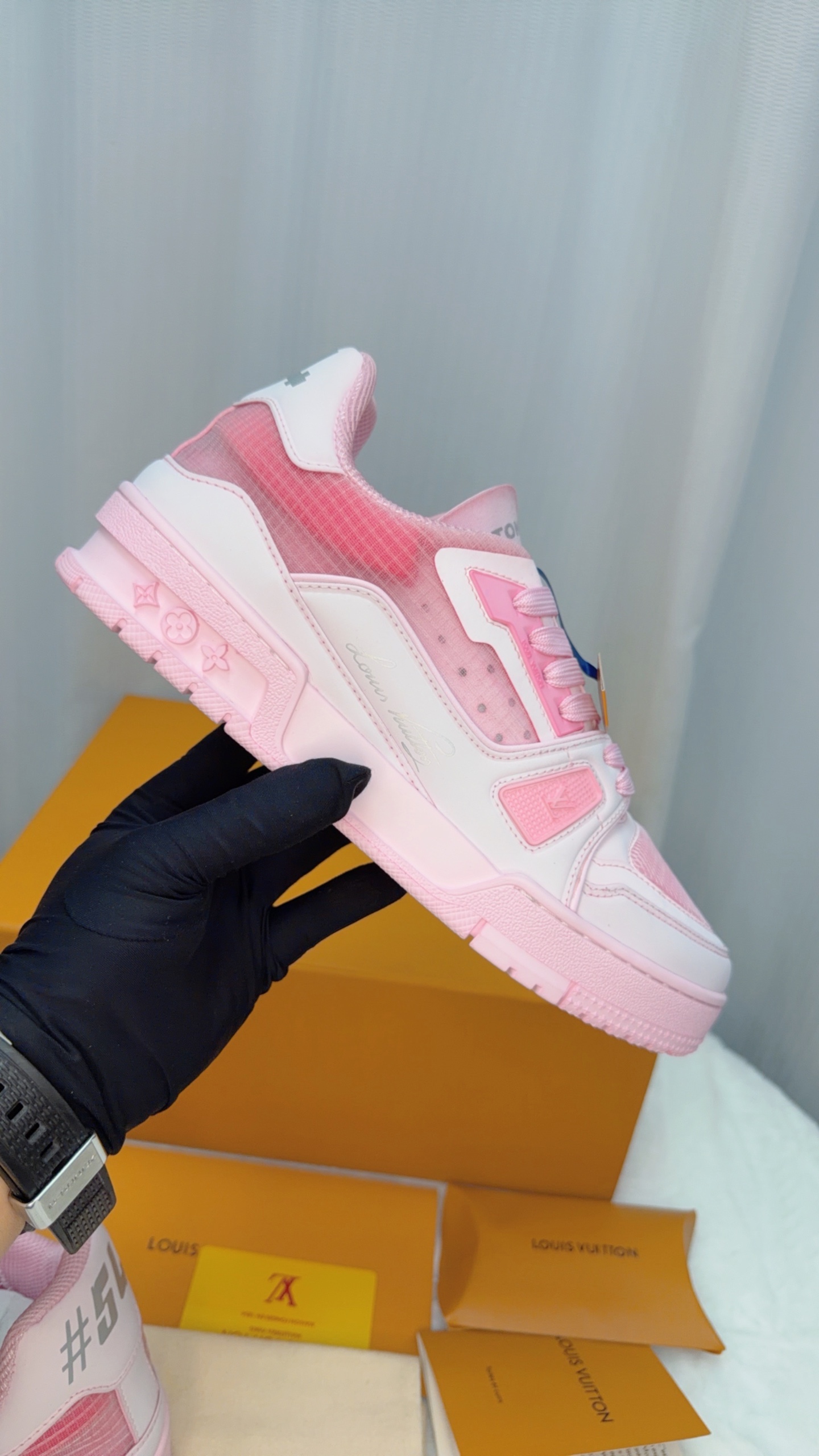 LV