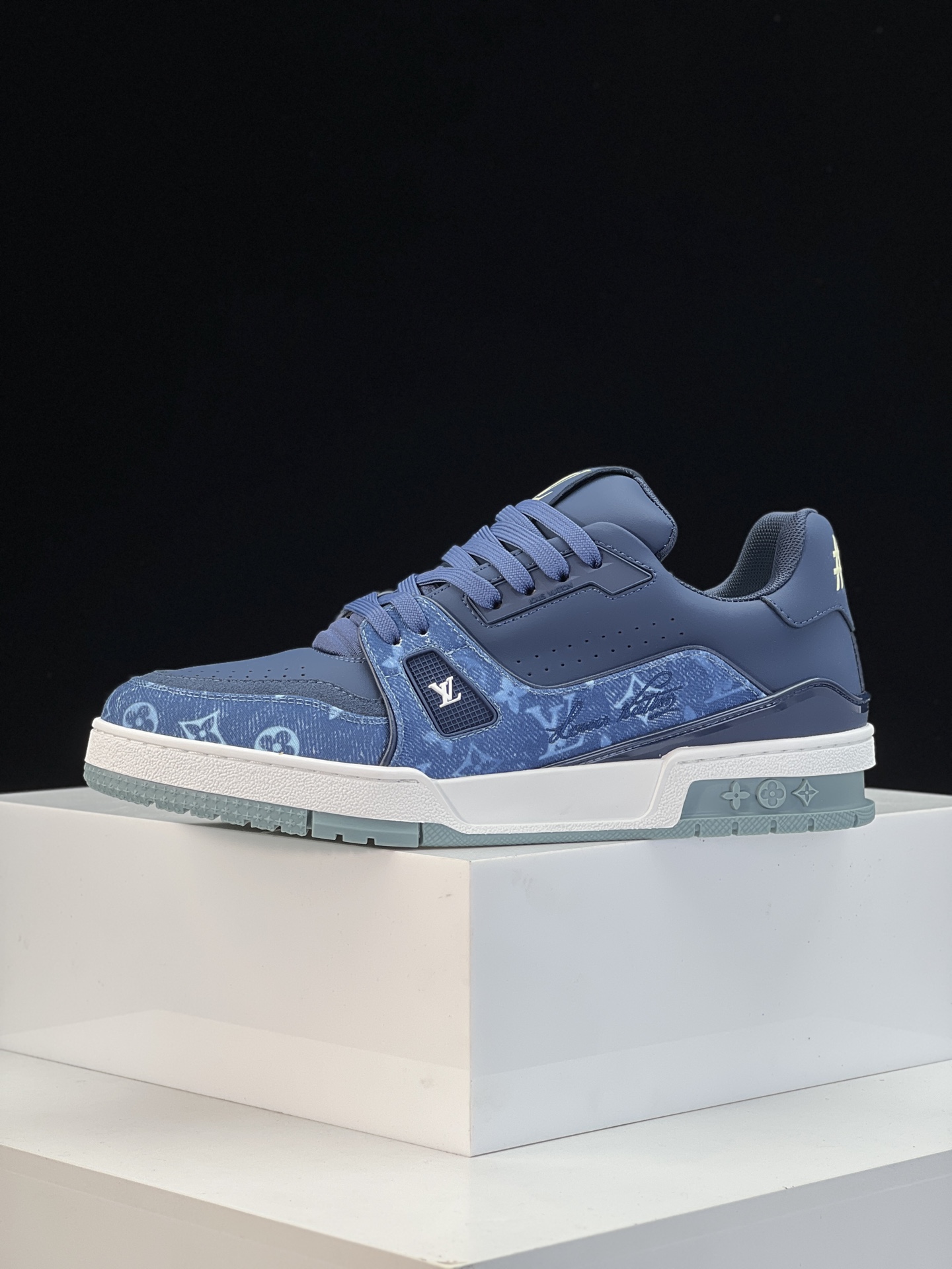 LV