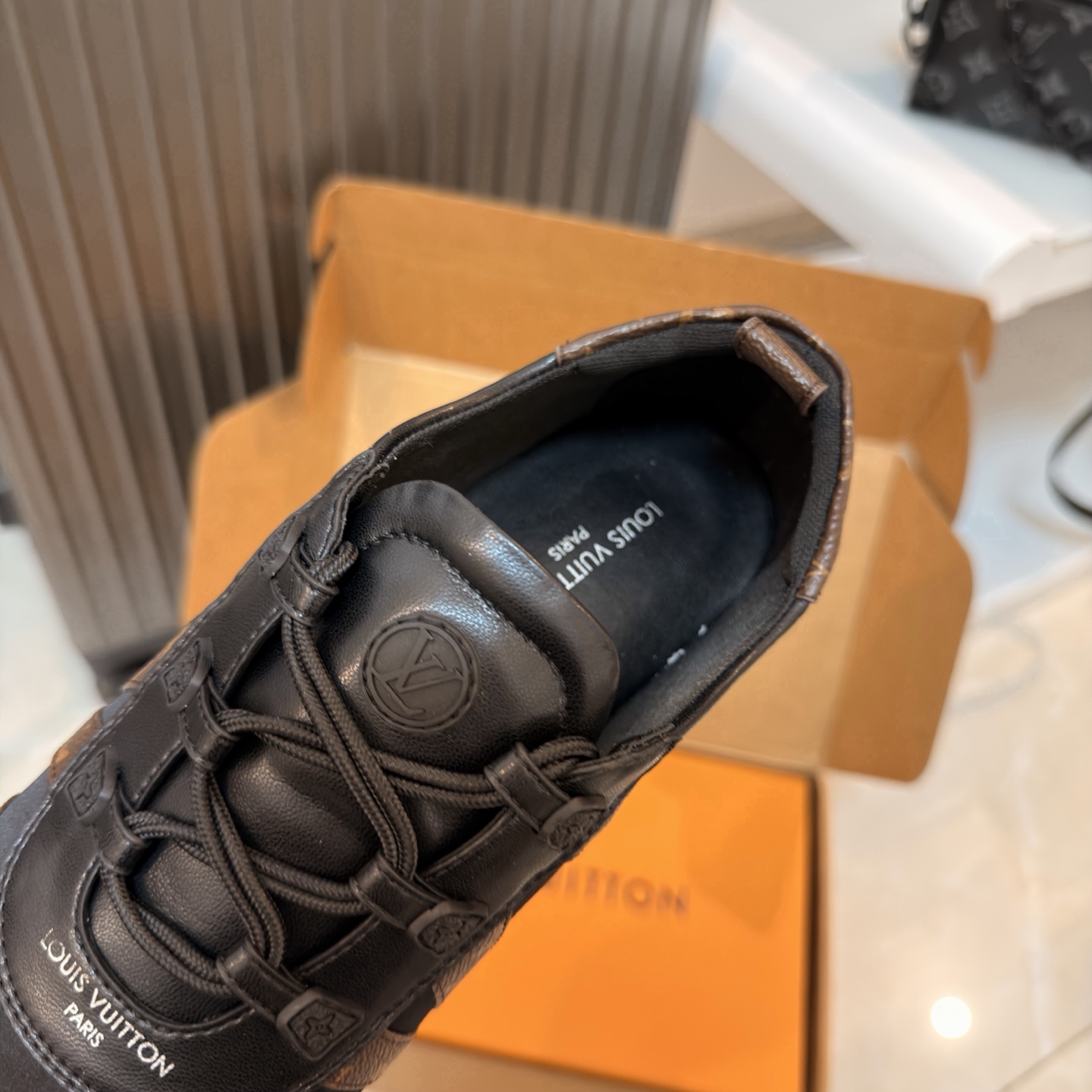 LV