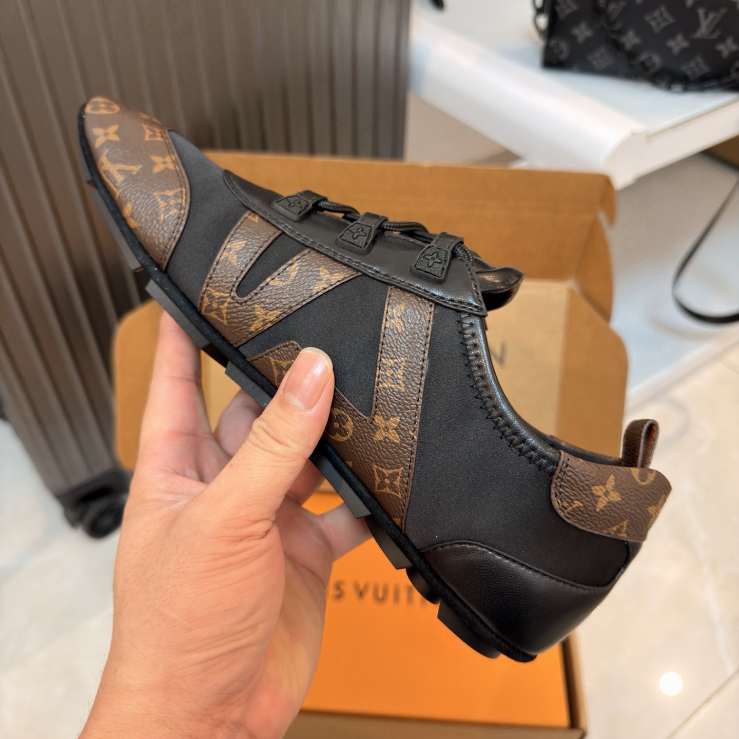 LV