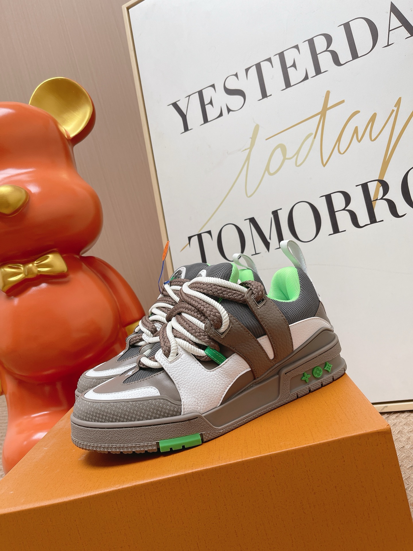 LV