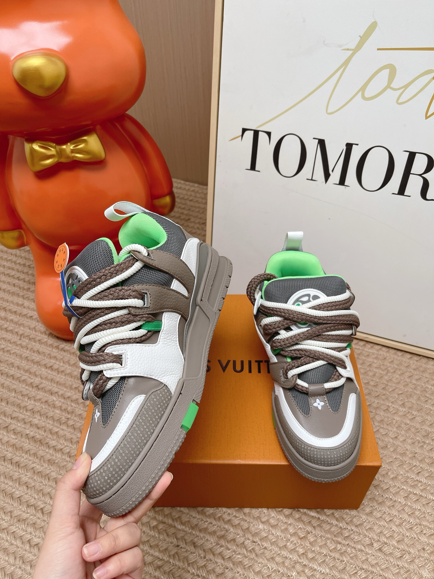 LV