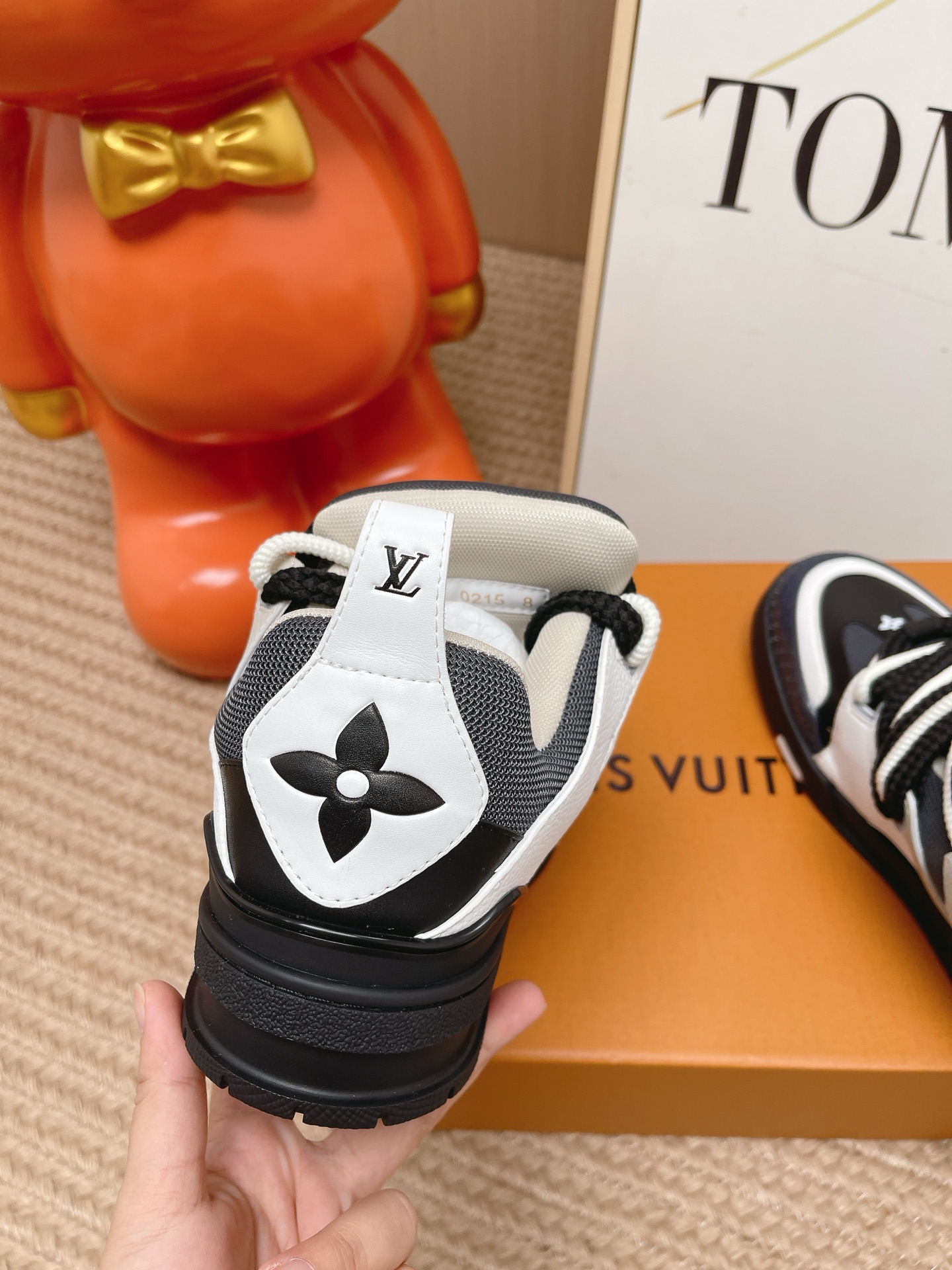 LV
