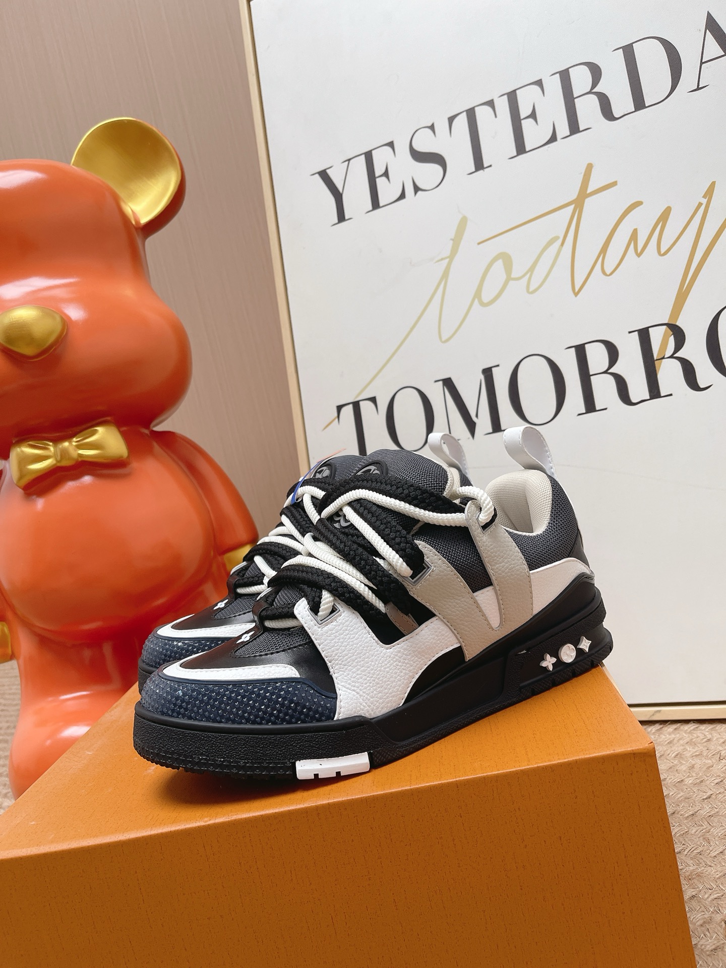 LV