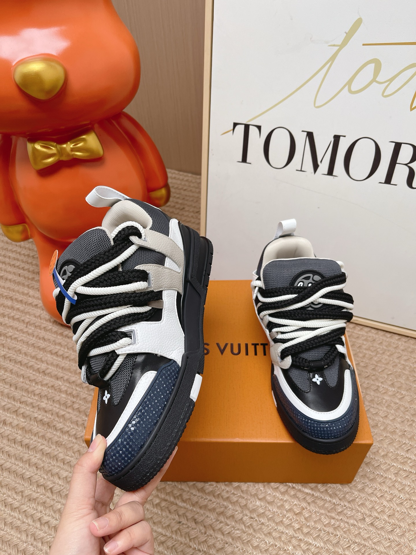 LV