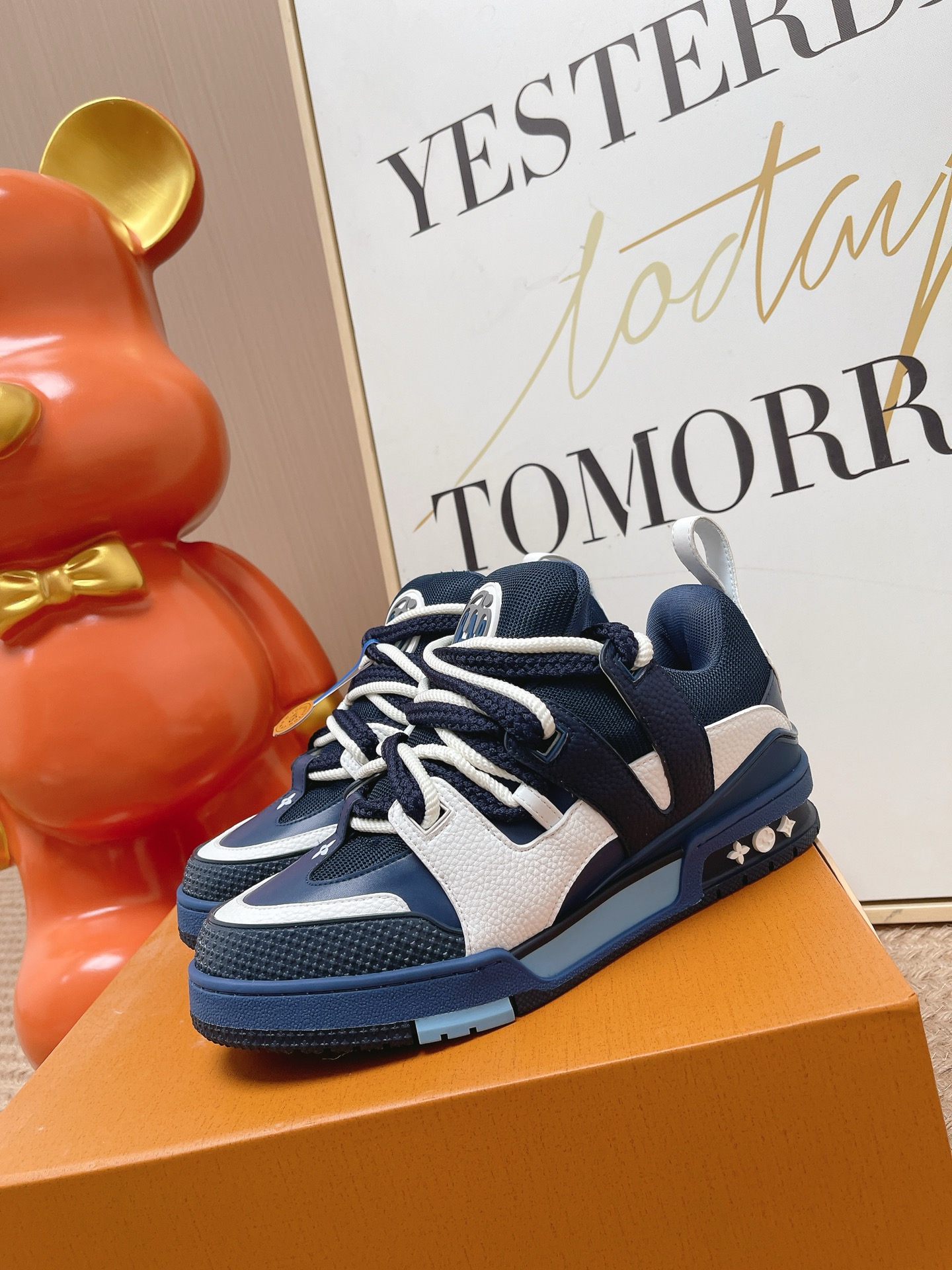 LV