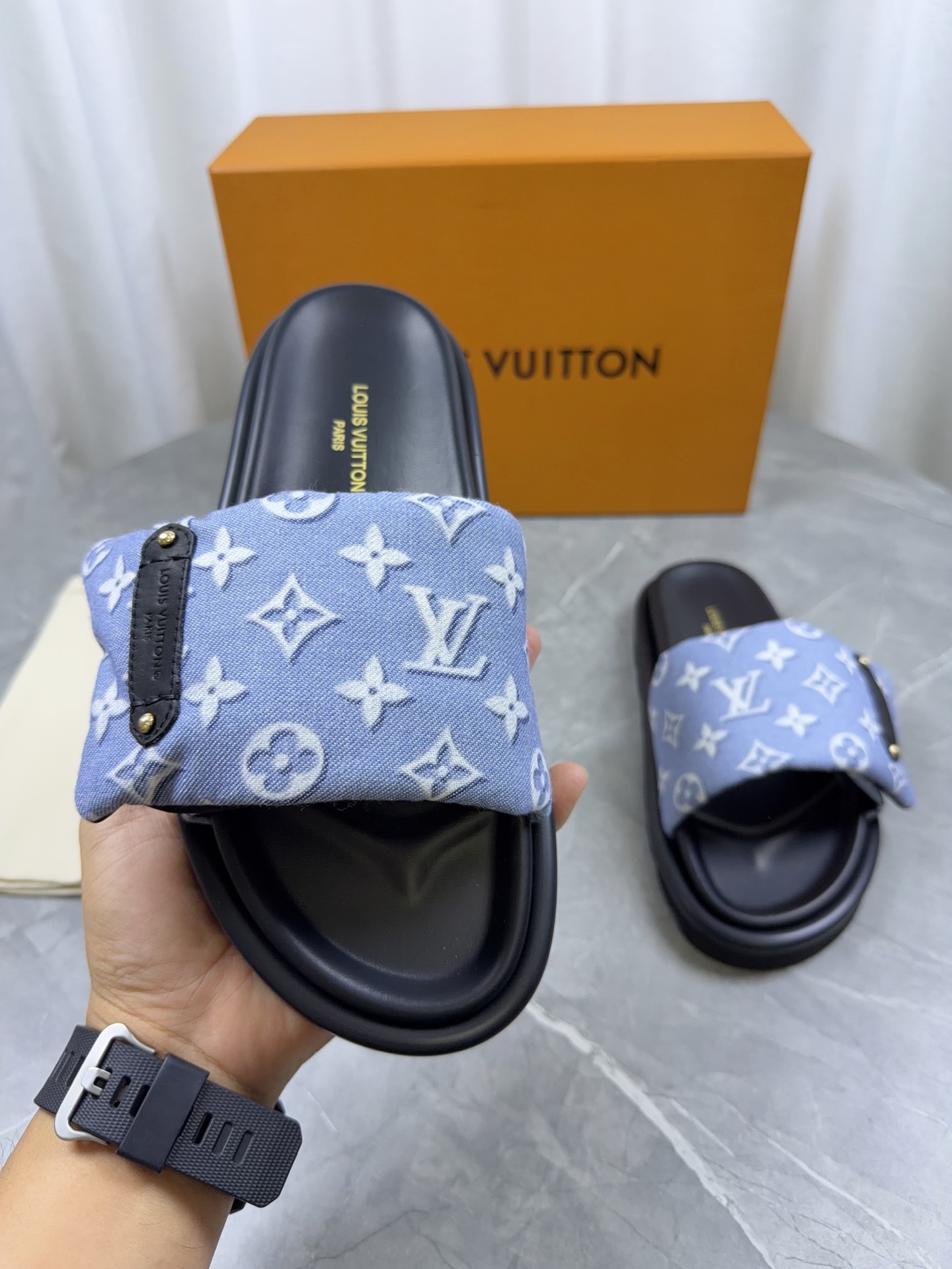LV