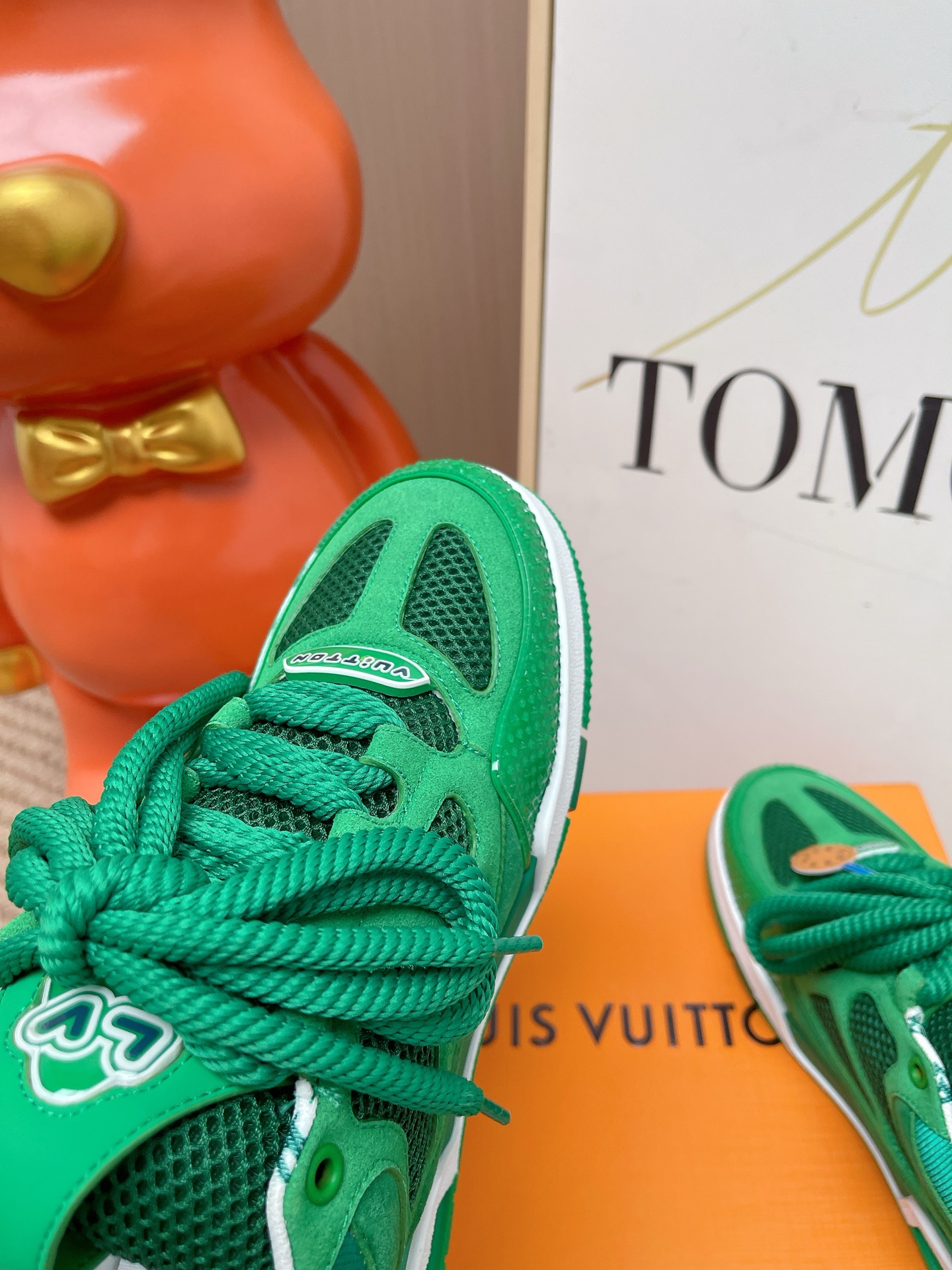 LV