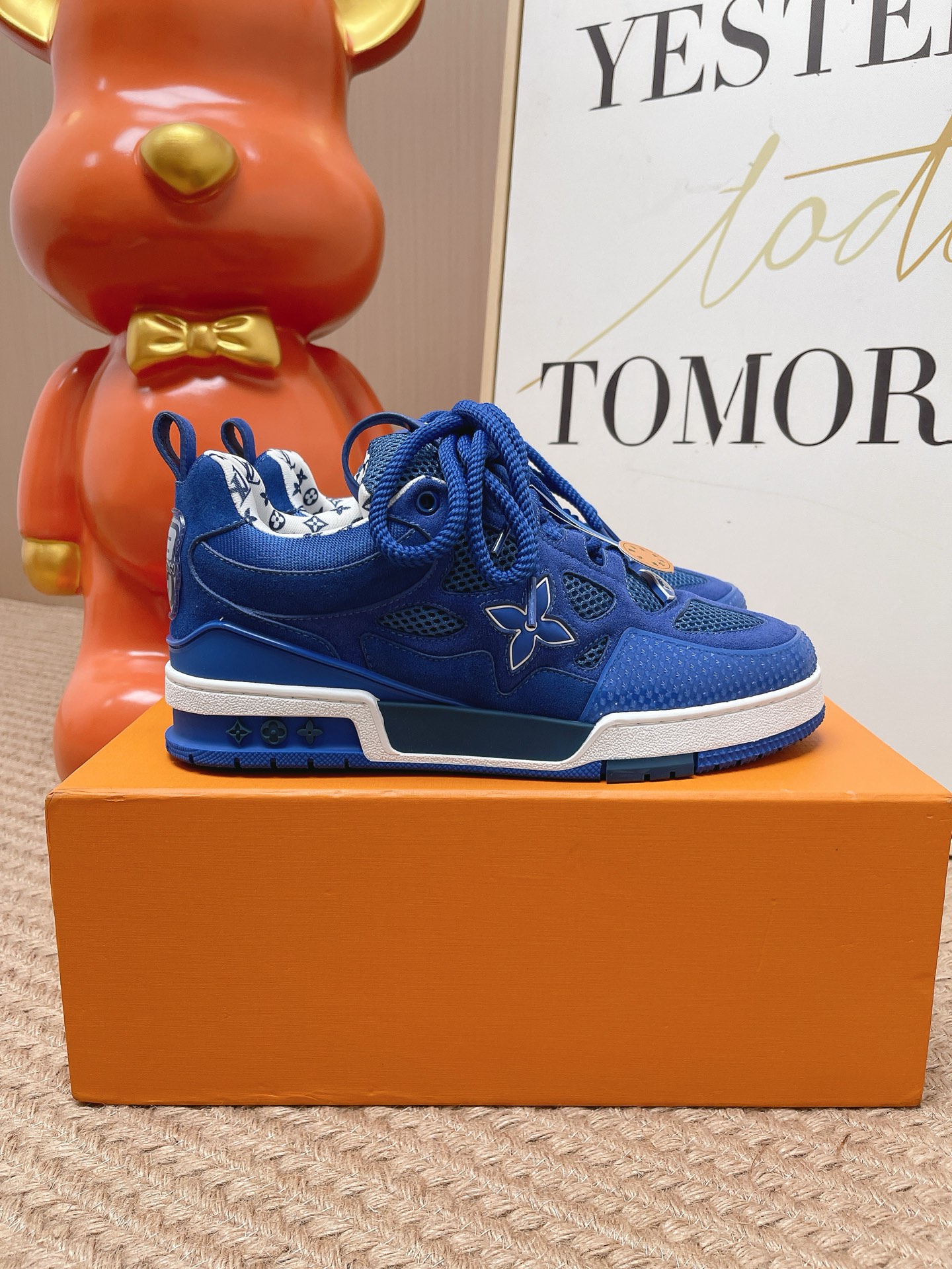 LV