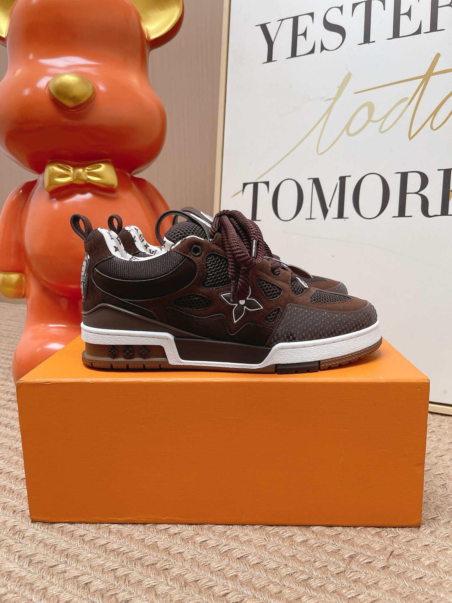 LV