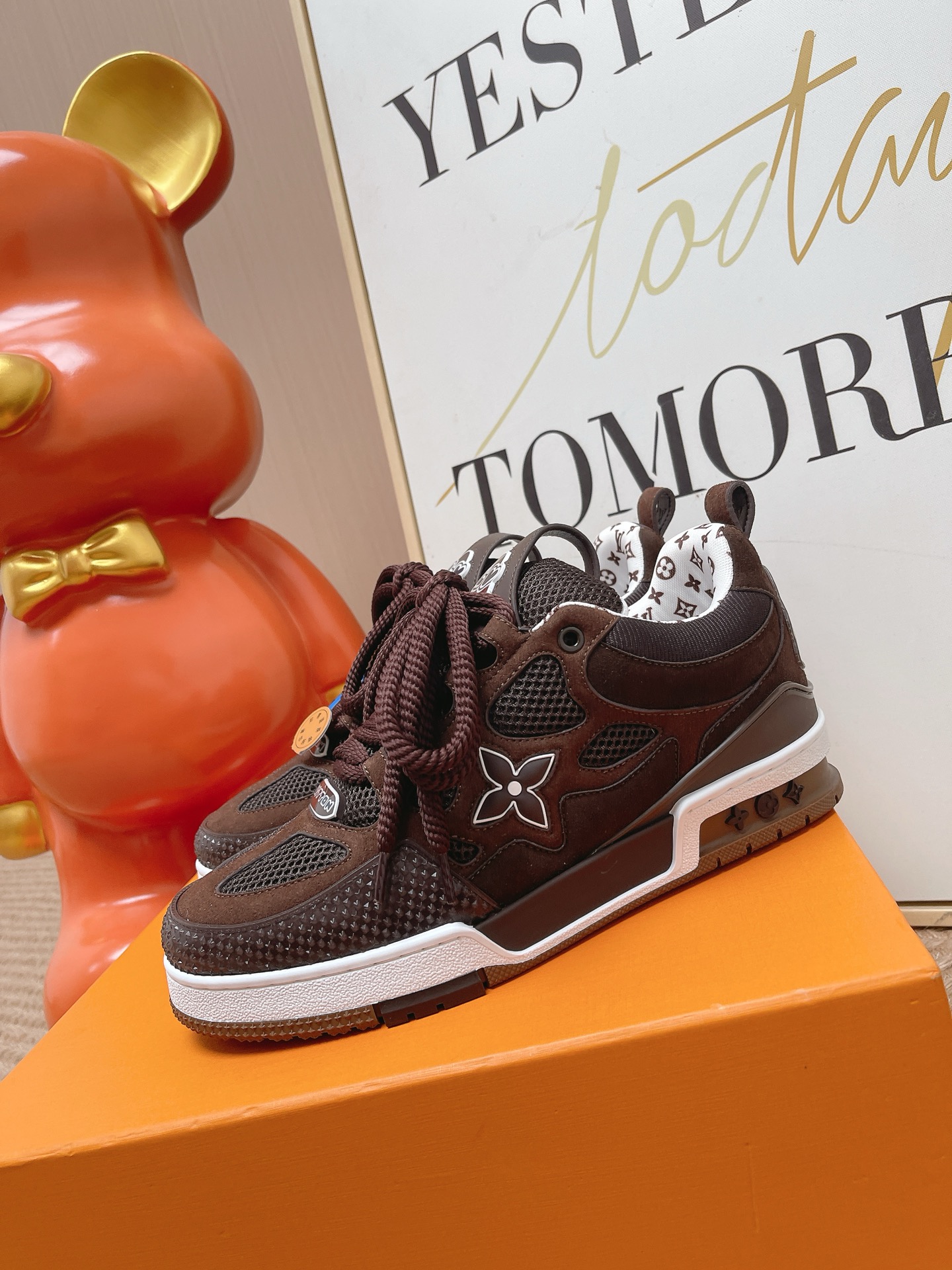 LV