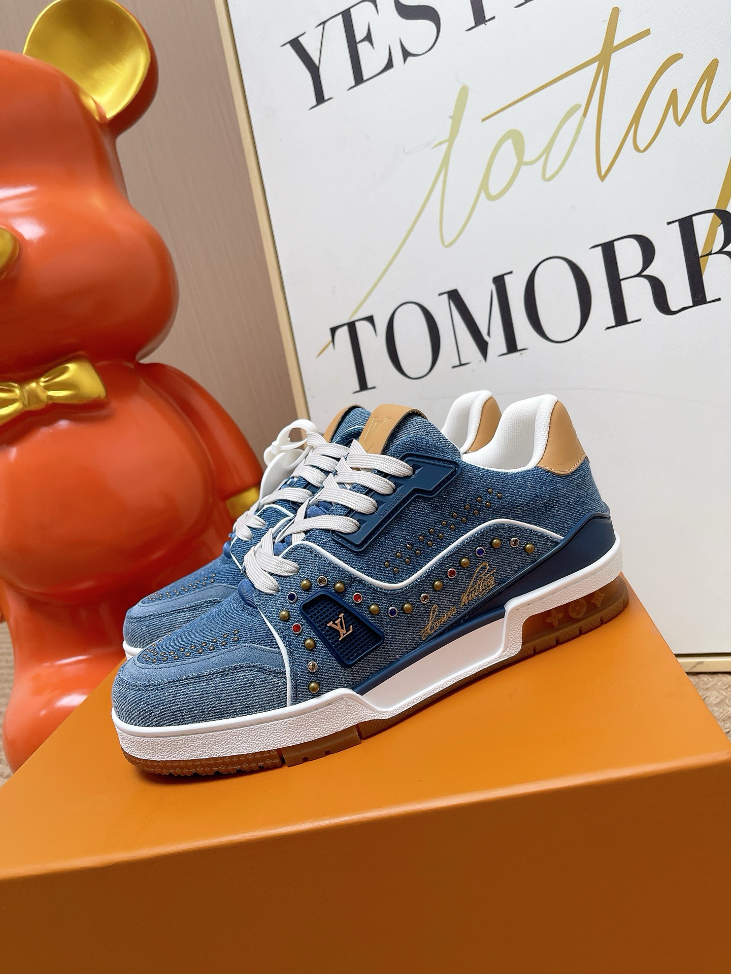 LV