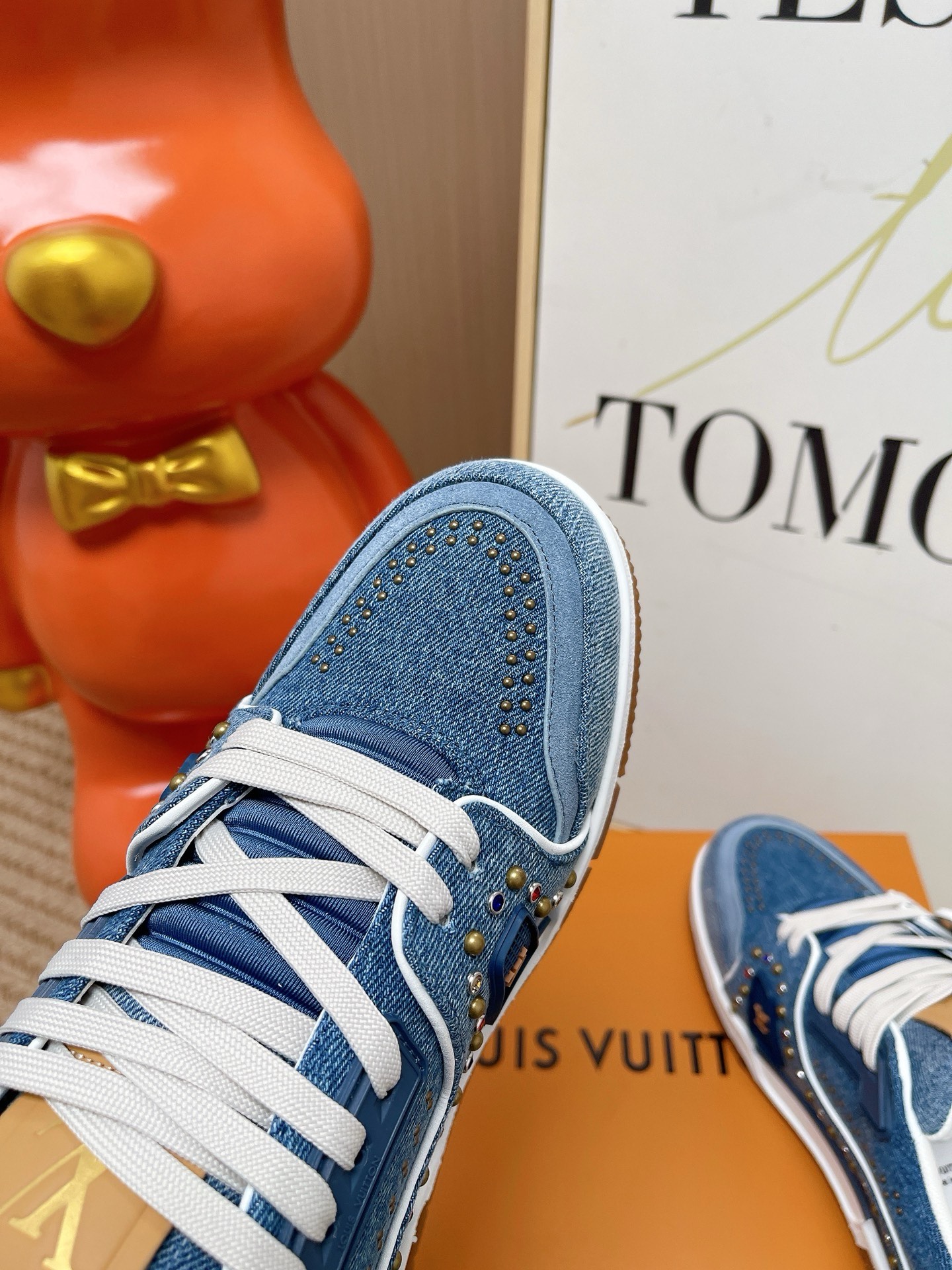 LV