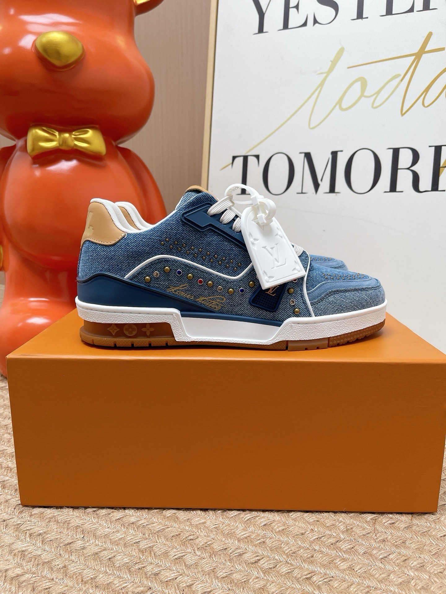 LV