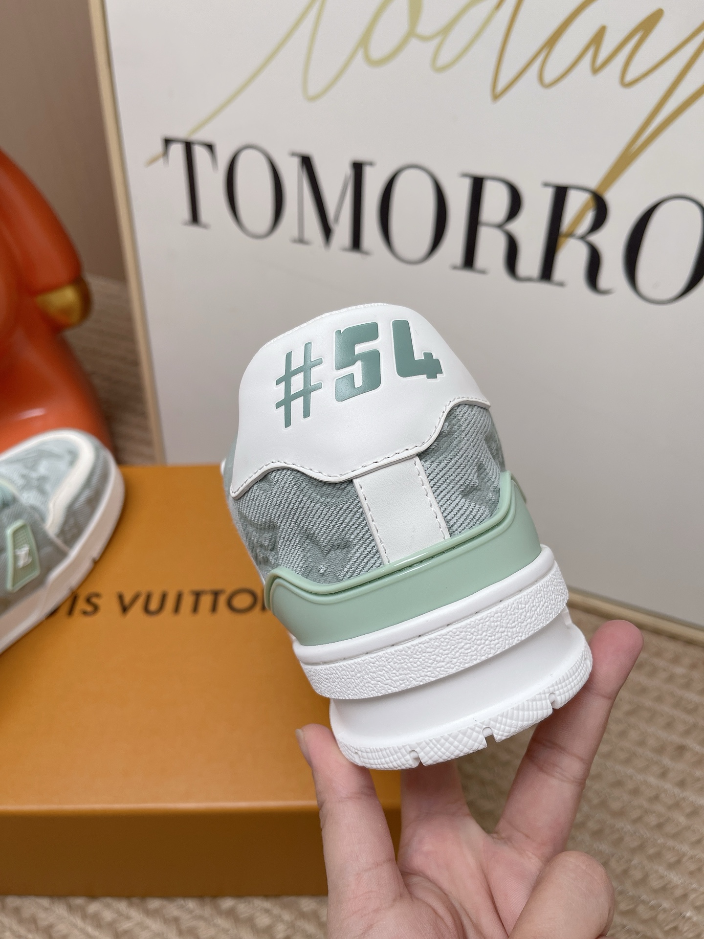 LV