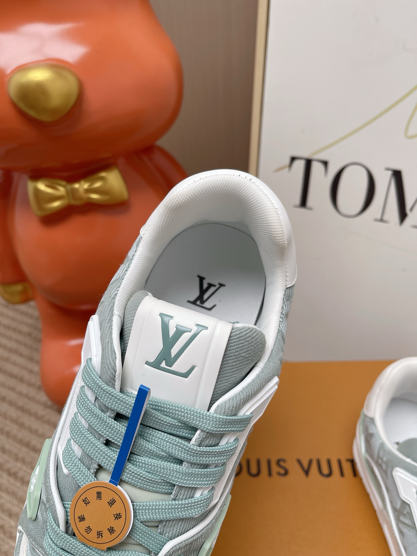LV