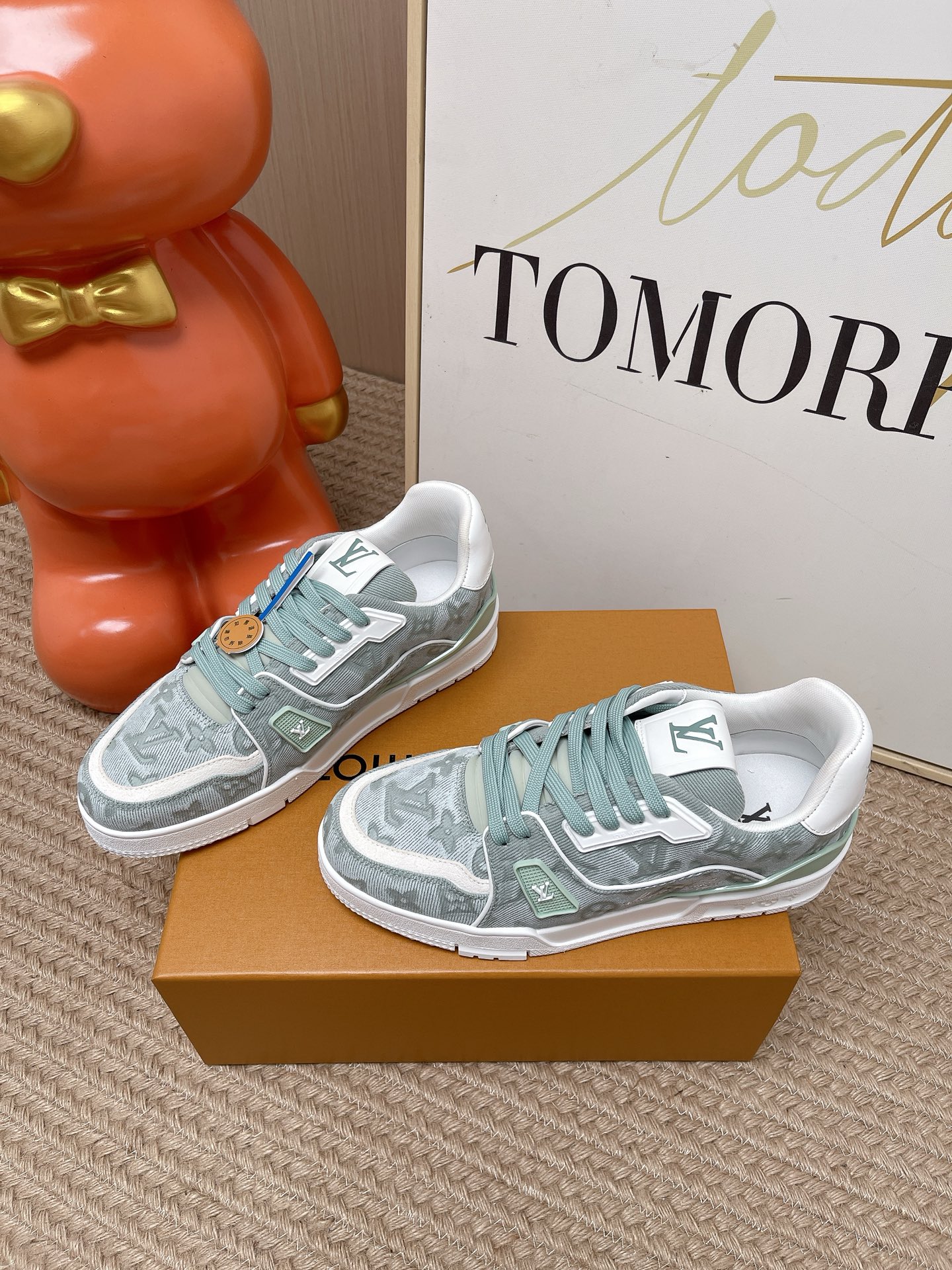 LV