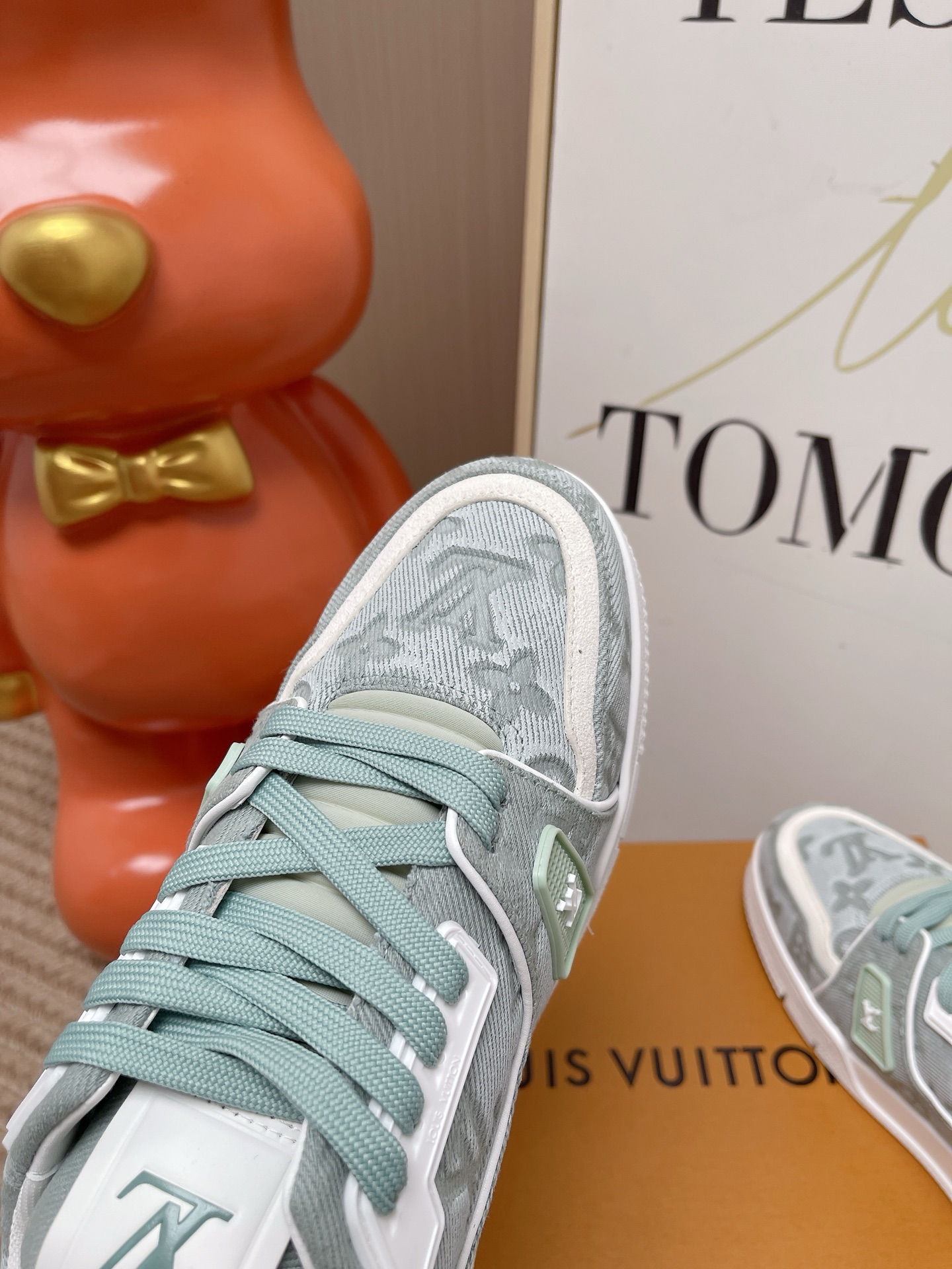 LV