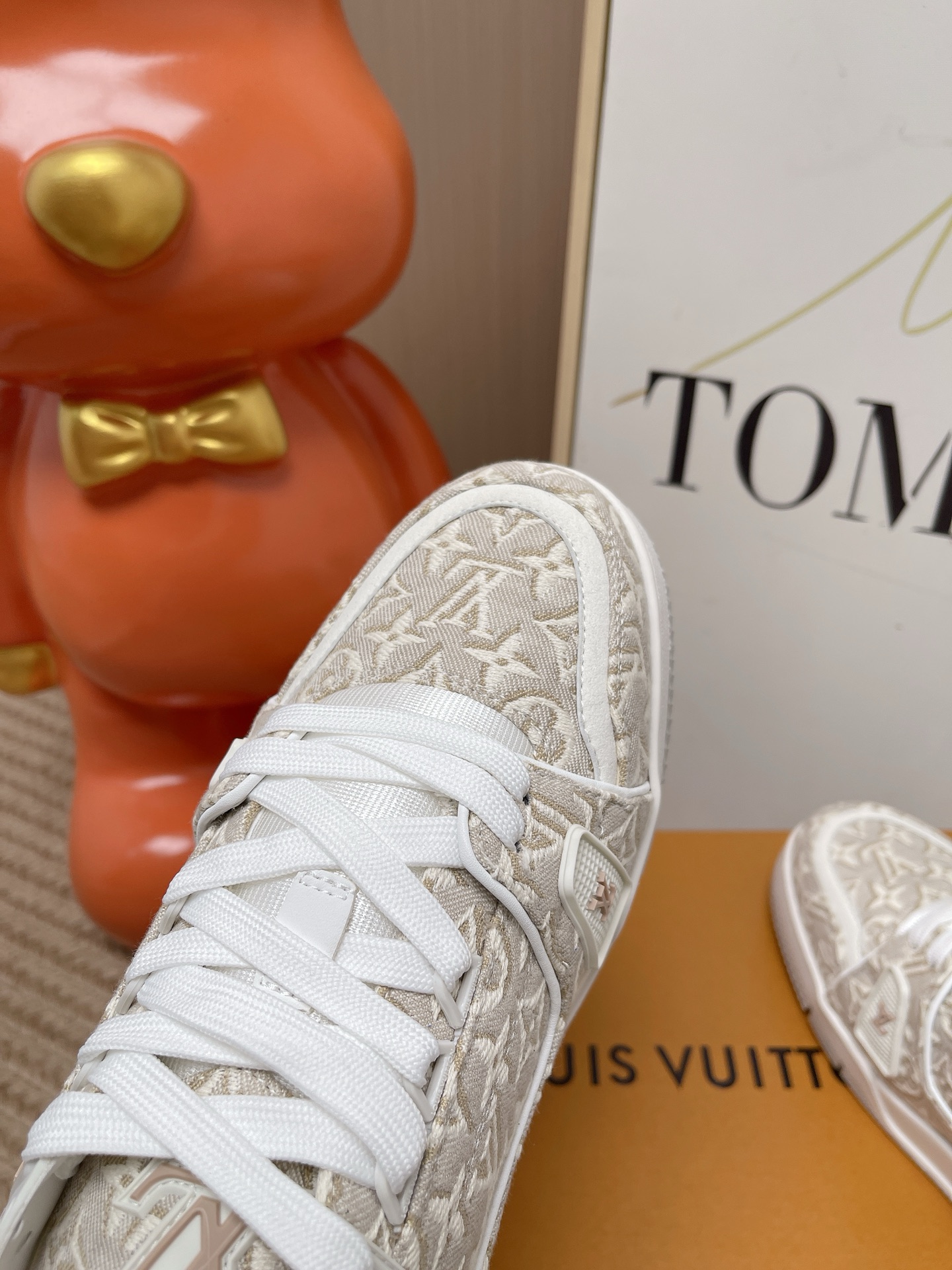 LV