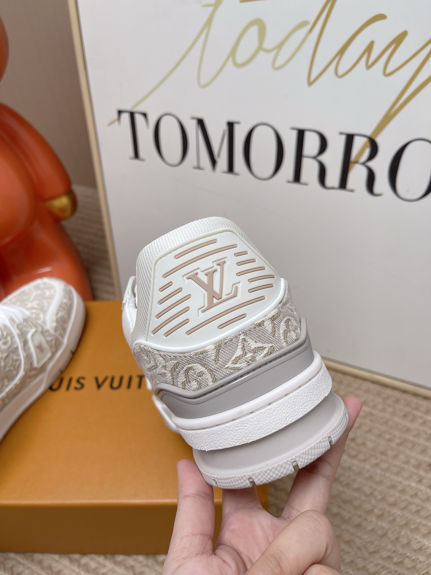 LV