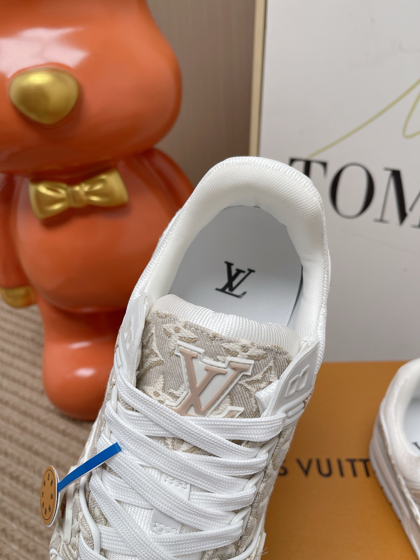 LV