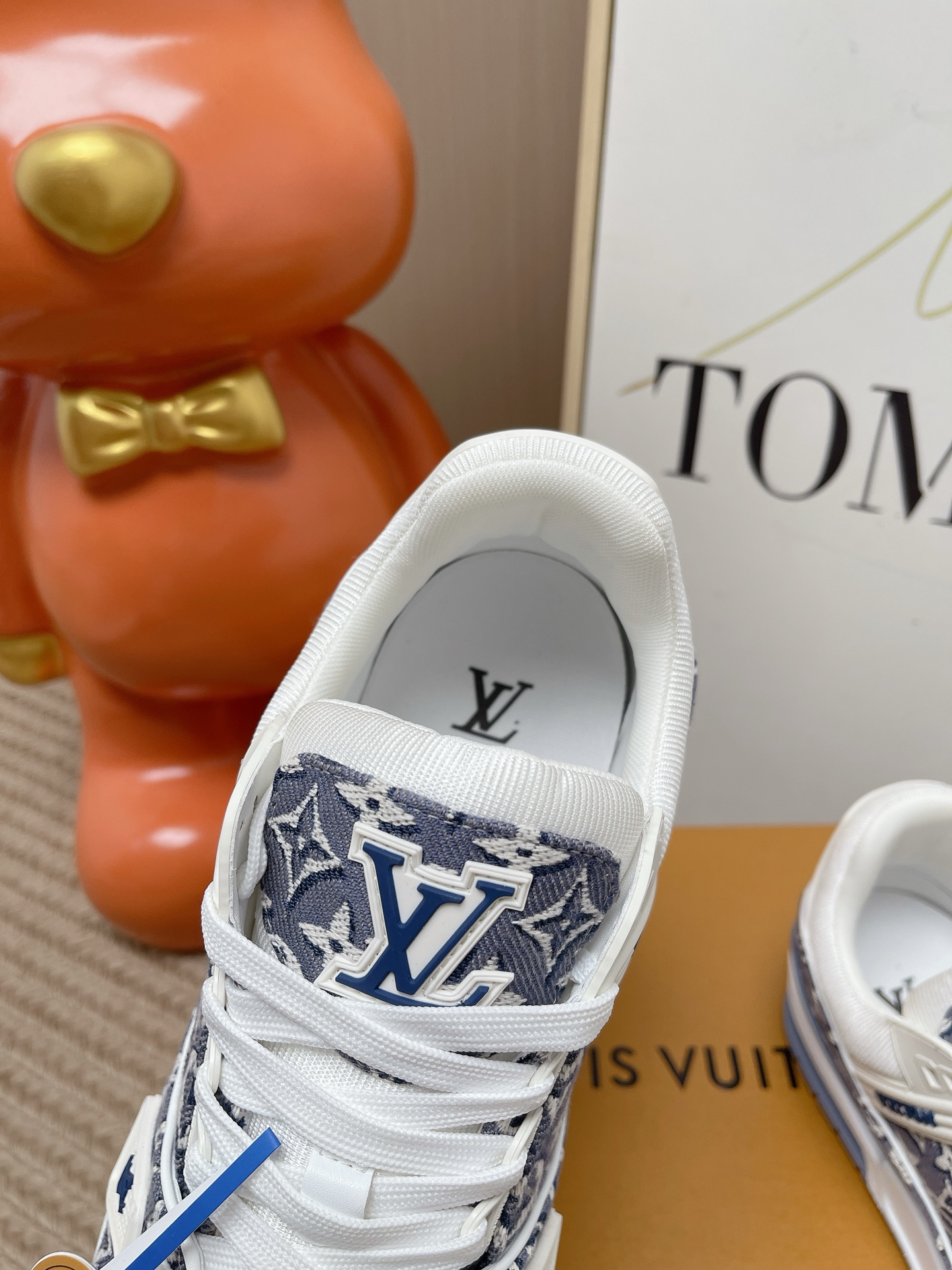 LV