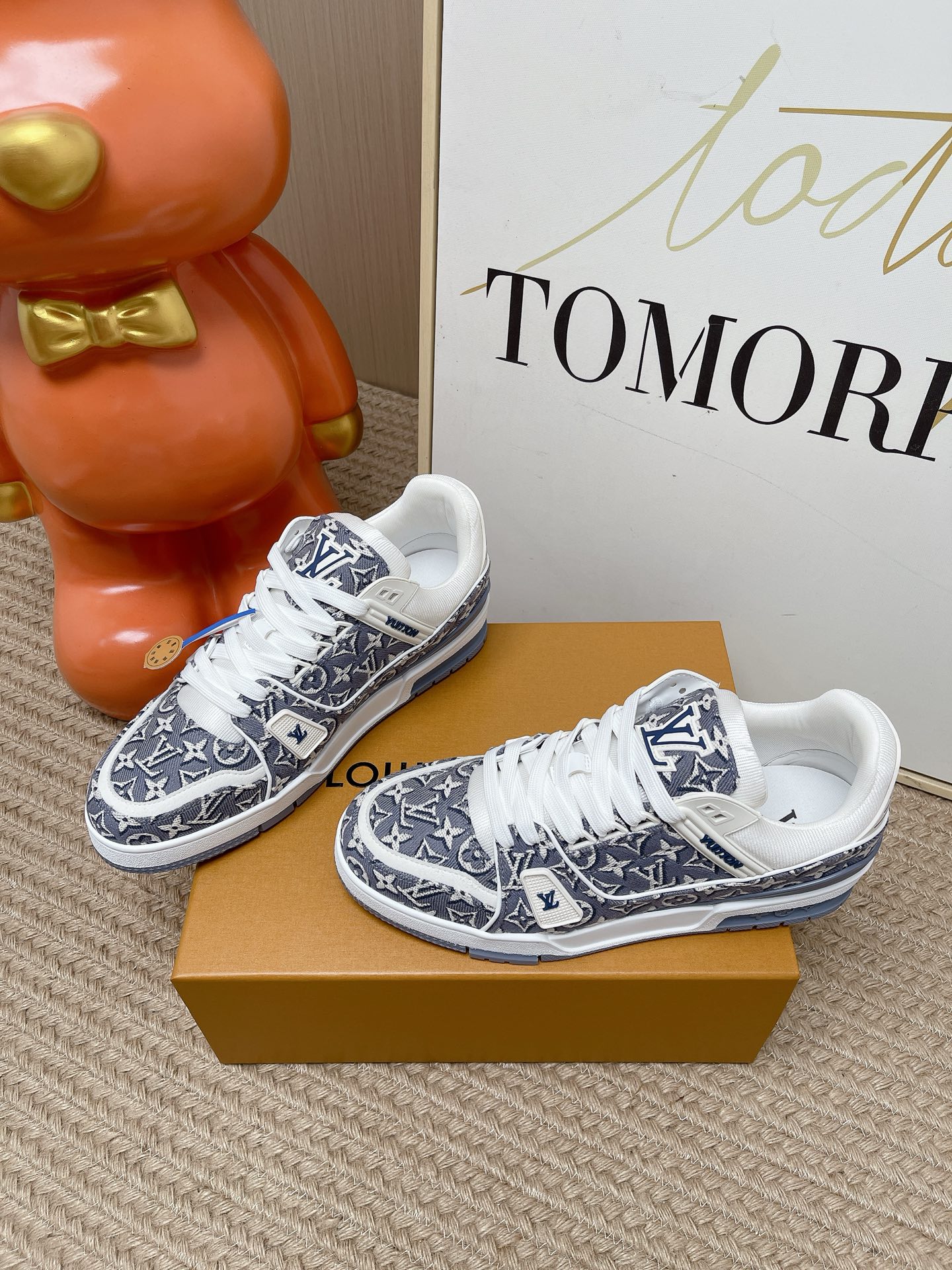 LV