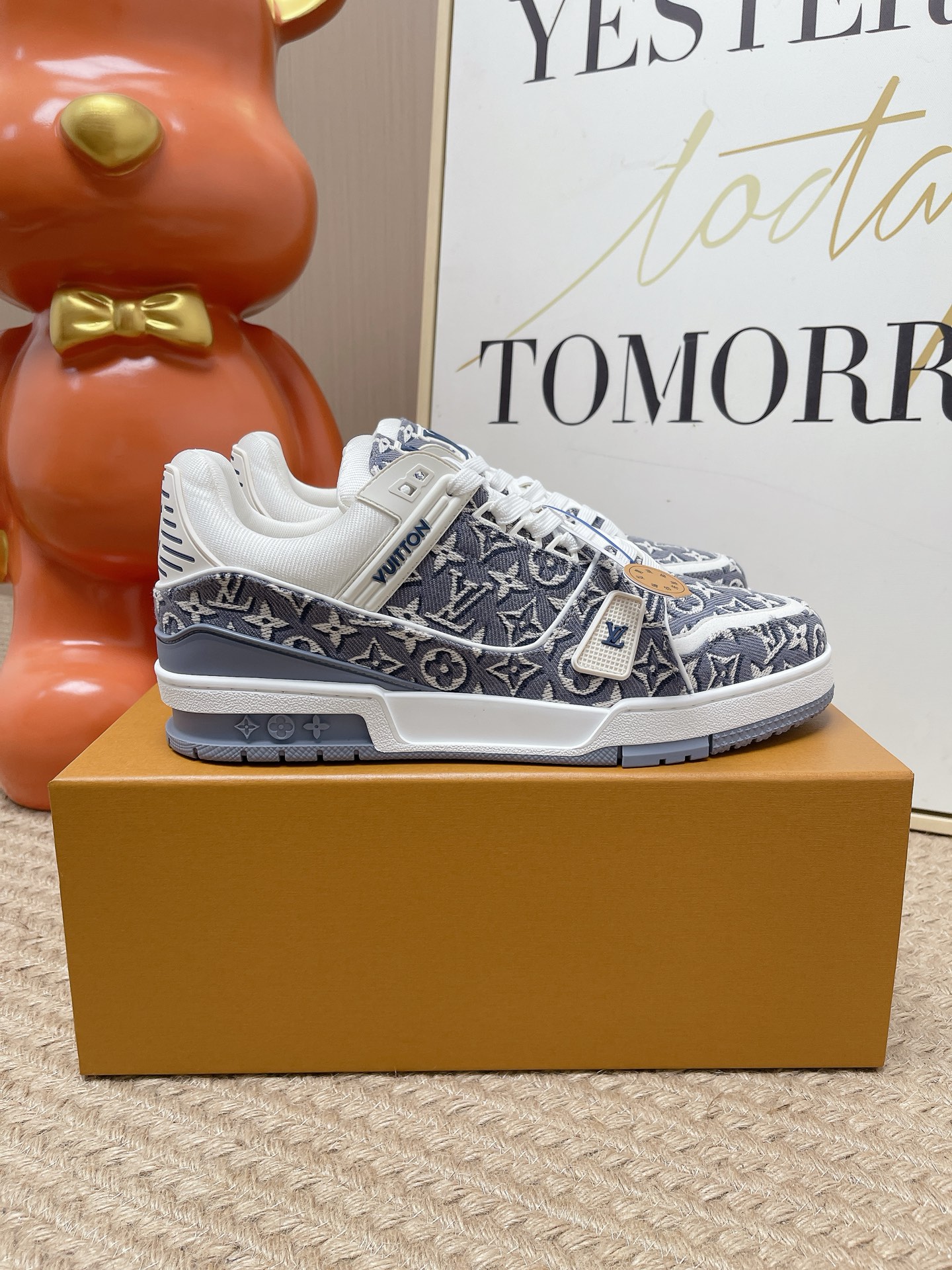 LV