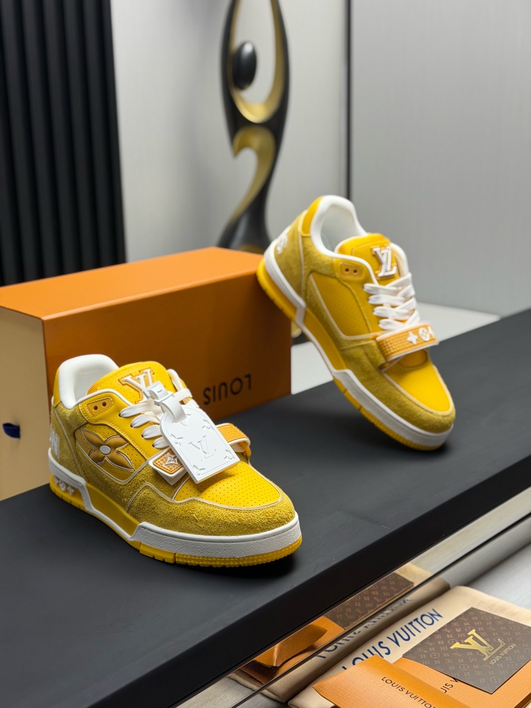 LV