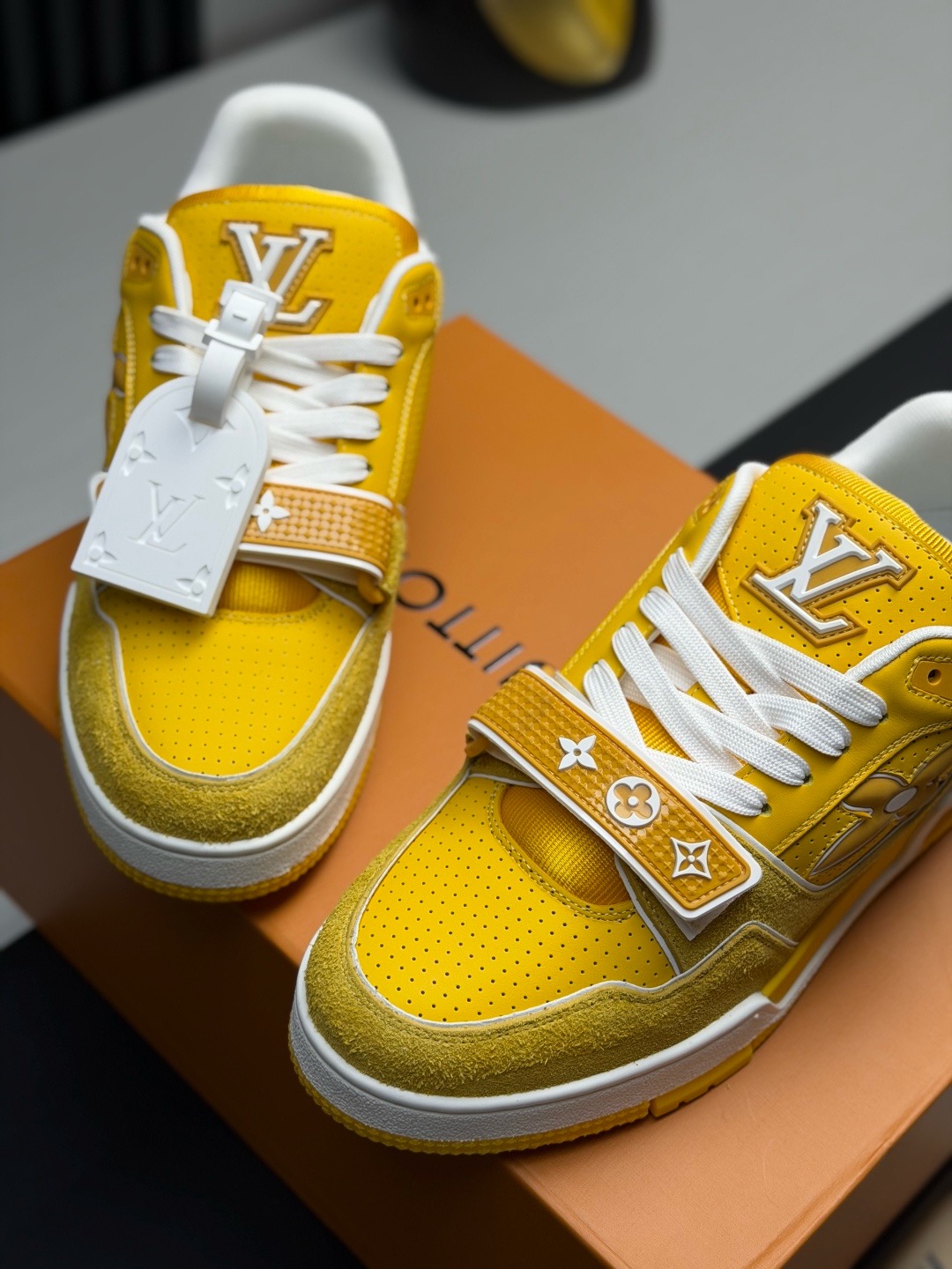LV
