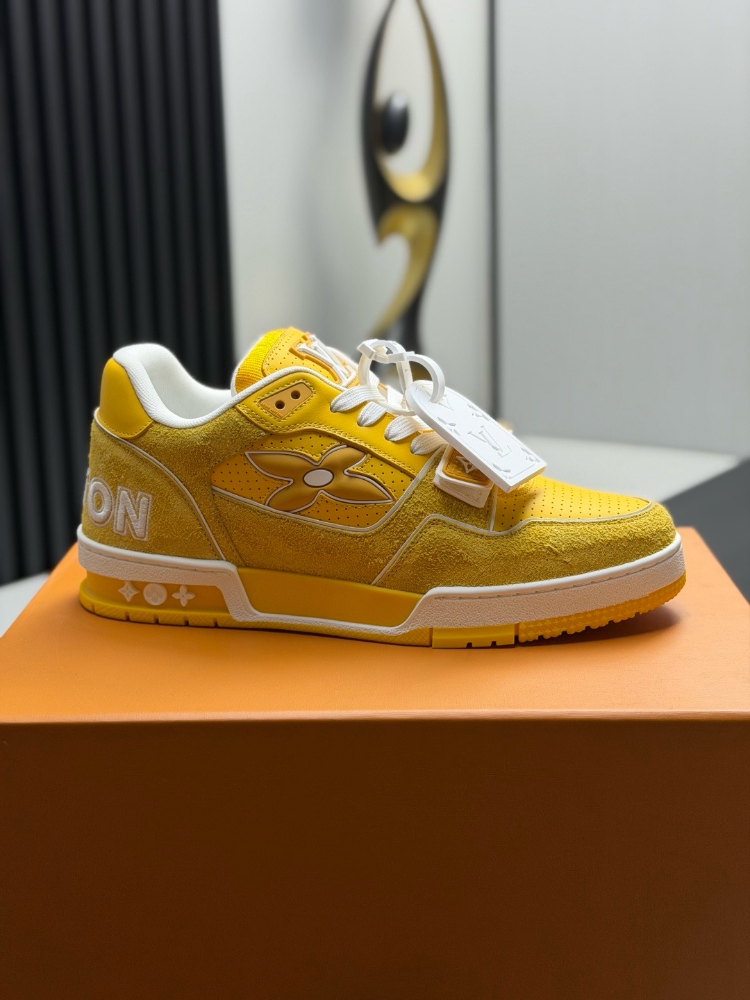 LV